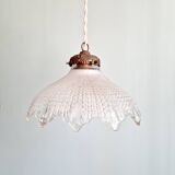 Paire de suspensions Art déco en verre transparent festonné, années 1920-30