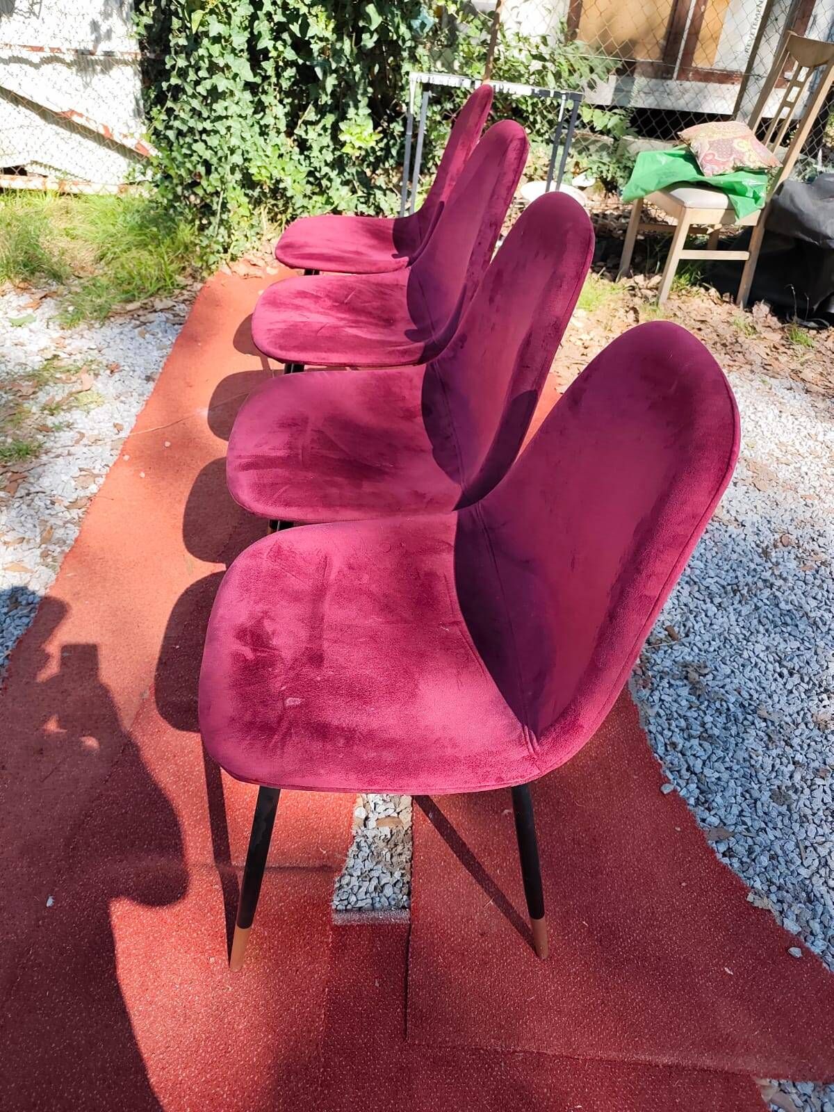 Set of 4 Contemporary Design Chairs in Burgundy/Dark Red Velvet
