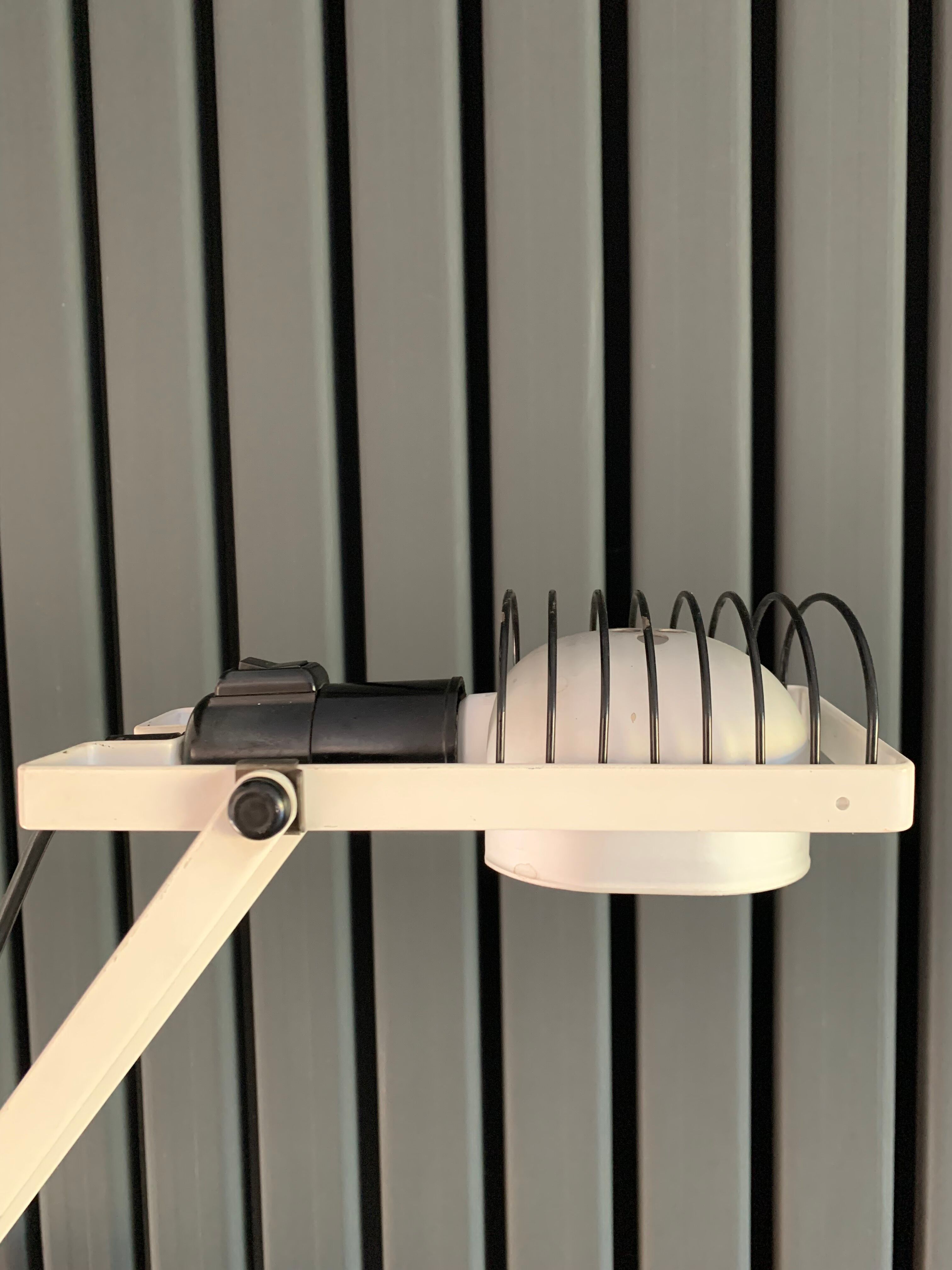 Lamp model "Sintesi" of tavolo by Ernesto Gismondi for Artemide / Italy 70s / white model