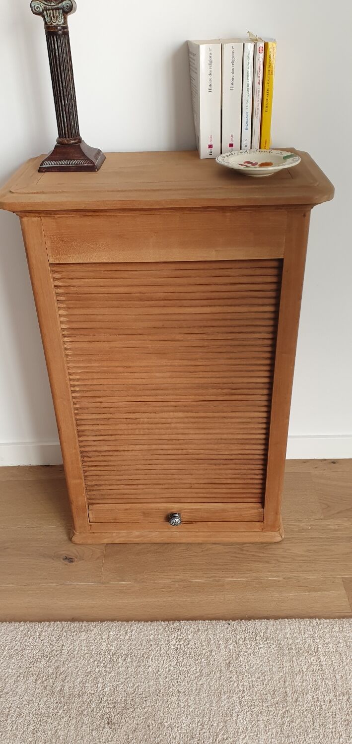 Wooden curtain cabinet