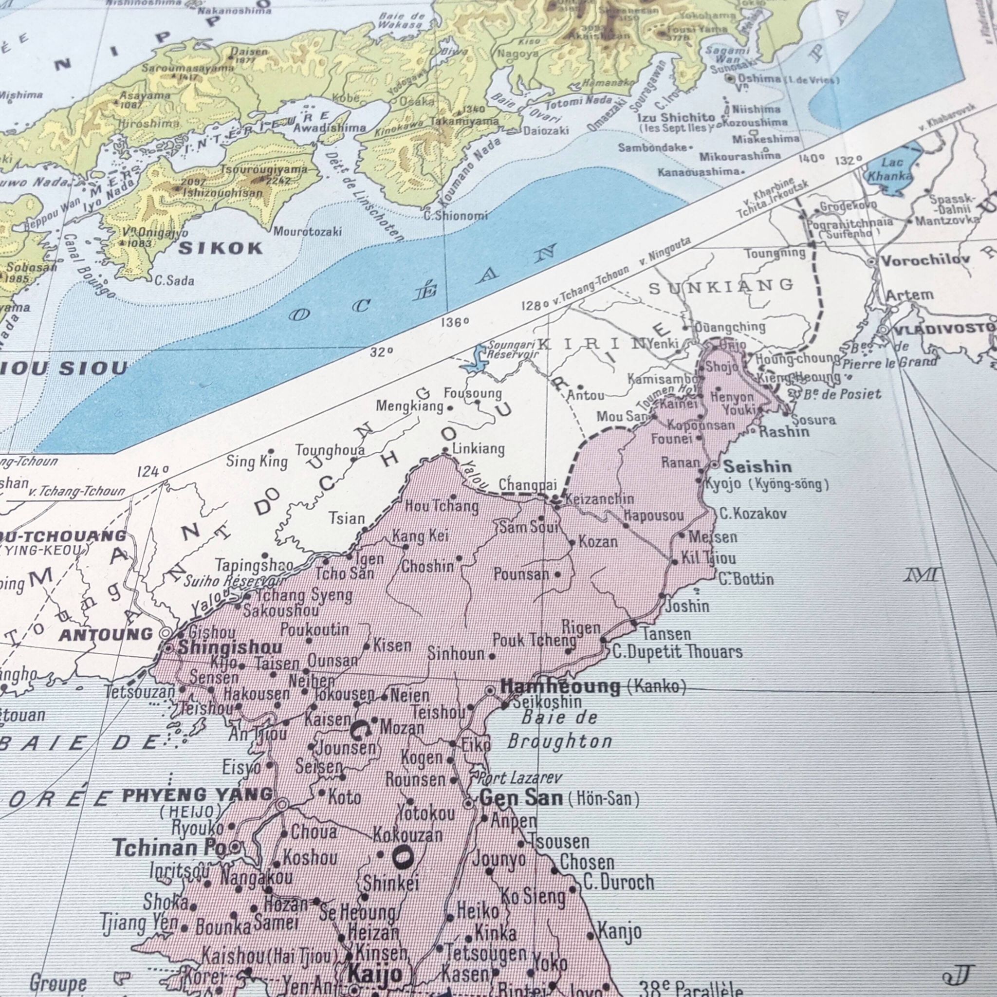 Vintage map of Japan and Korea 43x43cm from 1950.