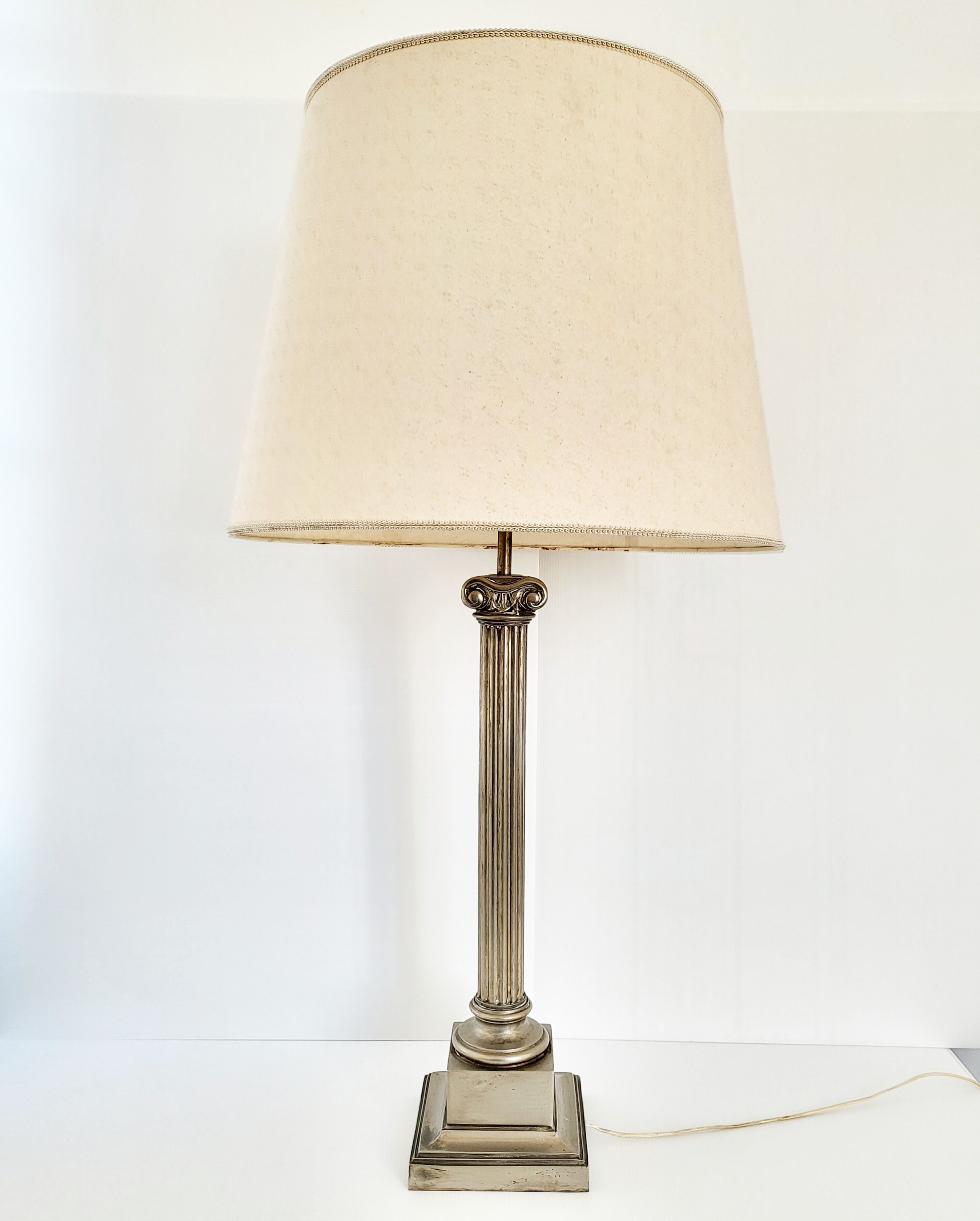 Vintage ion column lamp 1970