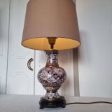 Lampe sur un vase ancien en émail cloisonné à joli décor floral rose