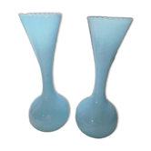 Rare paire de grands vases soliflores vintage en opaline bleue – 31 cm