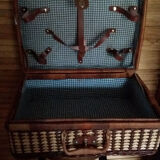 Wicker picnic case