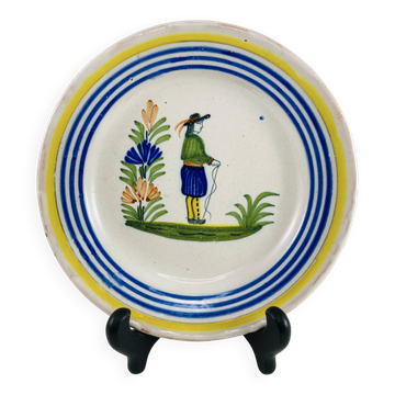 Small antique plate in Henriot Quimper faience circa 1930.
