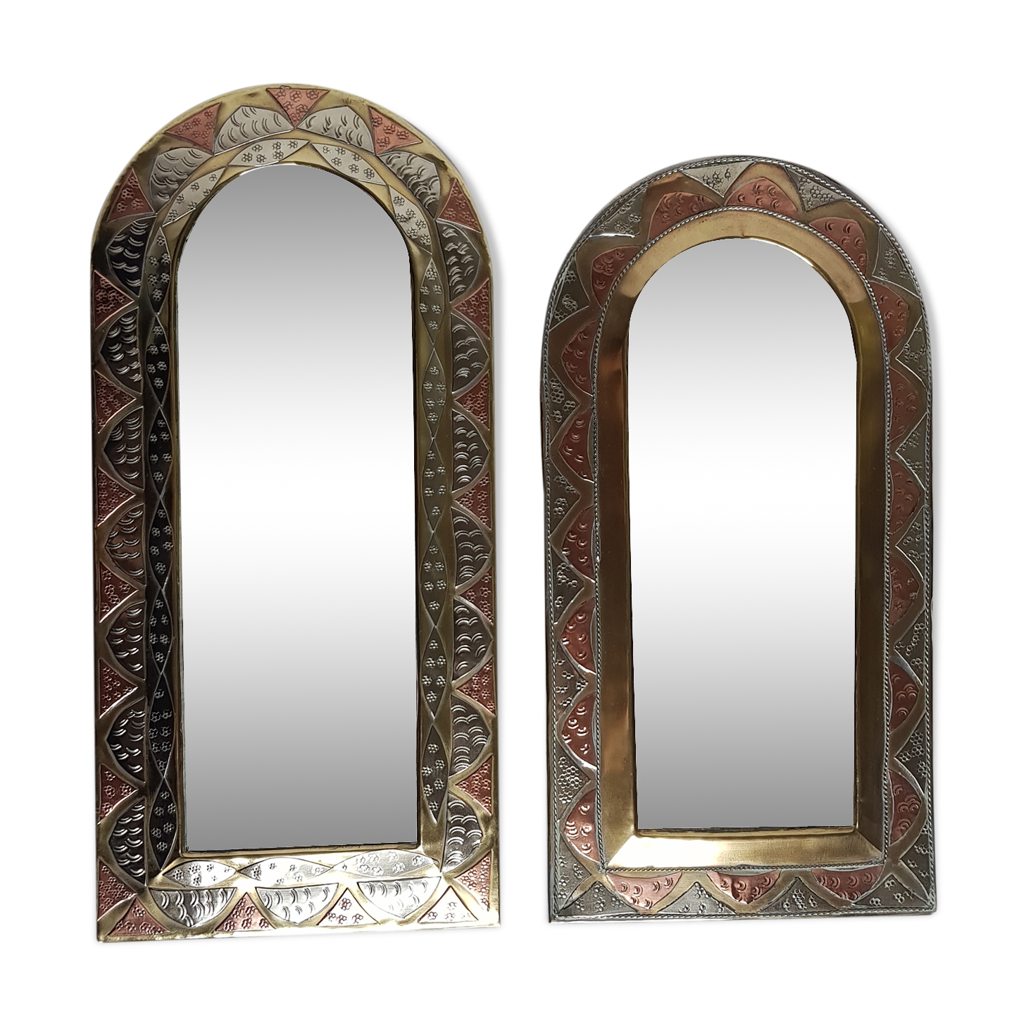 Set of two Moroccan mirrors in brass in the shape of arches