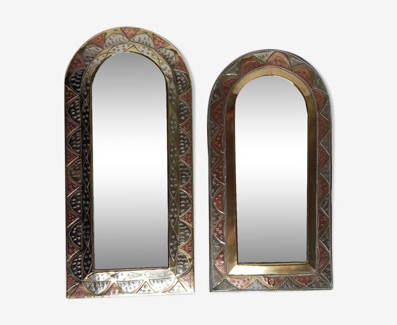Ensemble de deux miroirs marocains en laiton en forme d'arches
