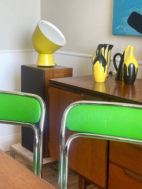 Série de 8 chaises Souvignet en chrome et skaï vert