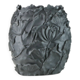 Black resin vase Lotus publisher VGnewtrend