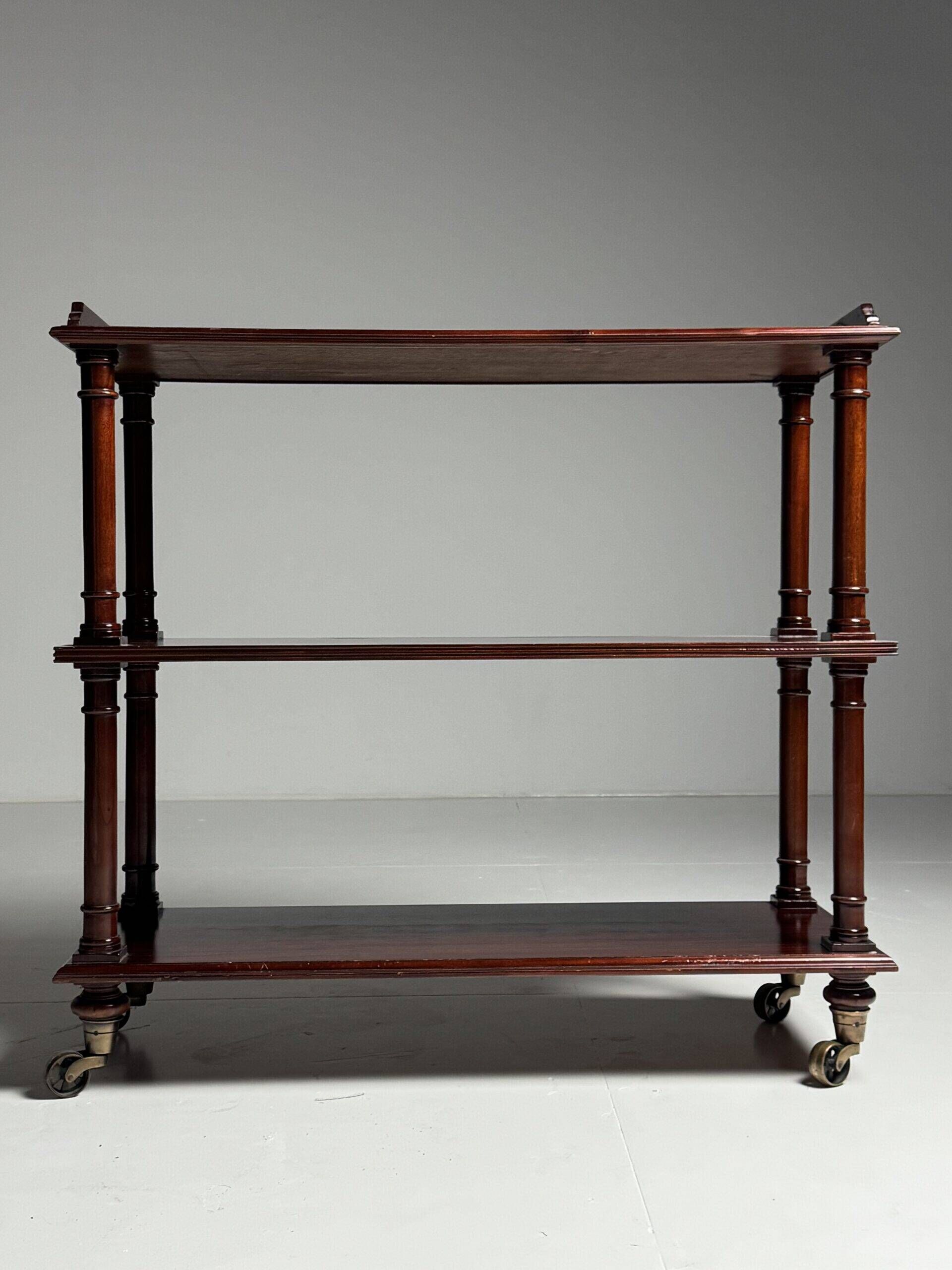 Mahogany étagère 20th century
