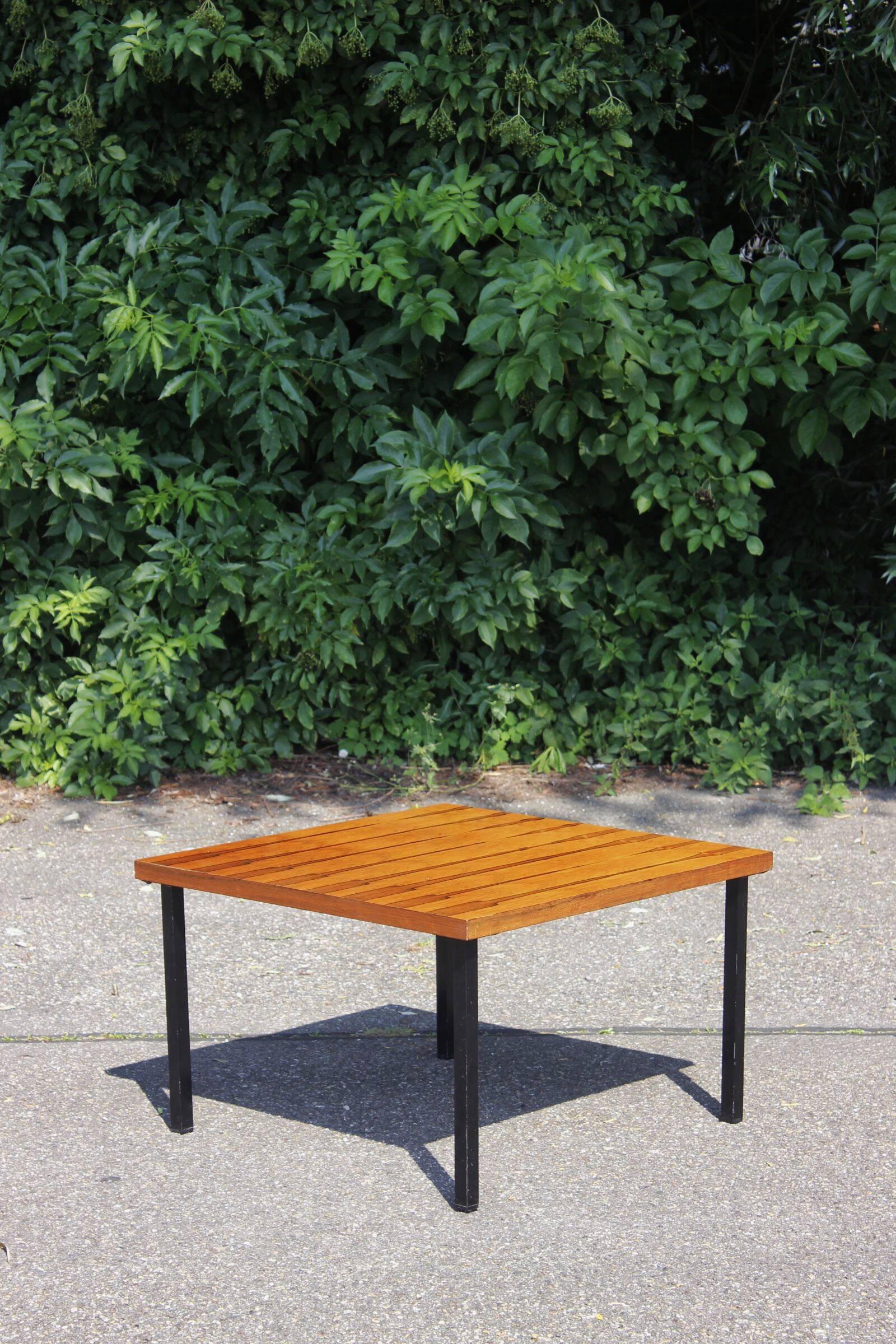 Table basse moderniste en palissandre de Rio, Mutz 1950s