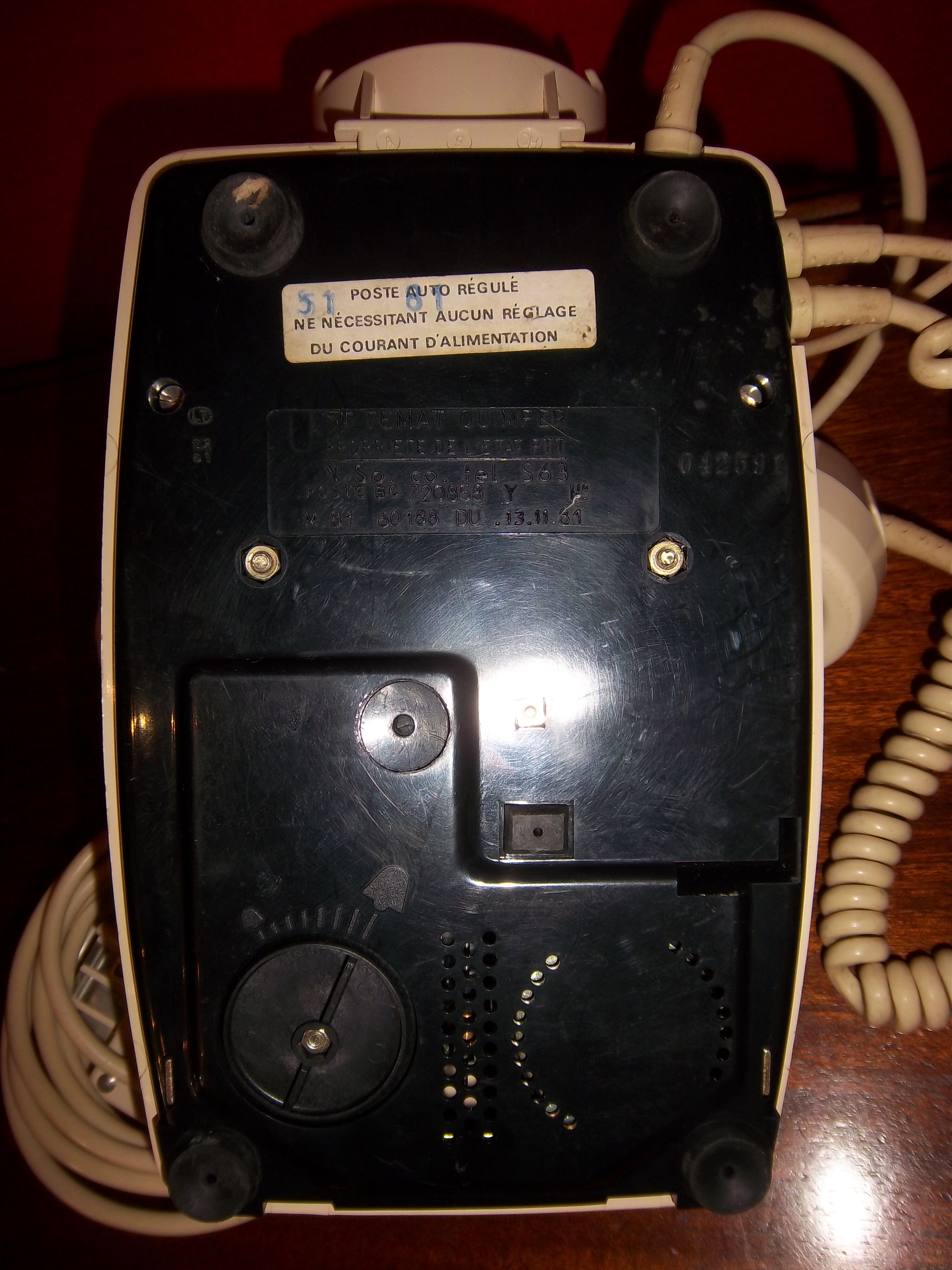 Beige phone from the 1970s