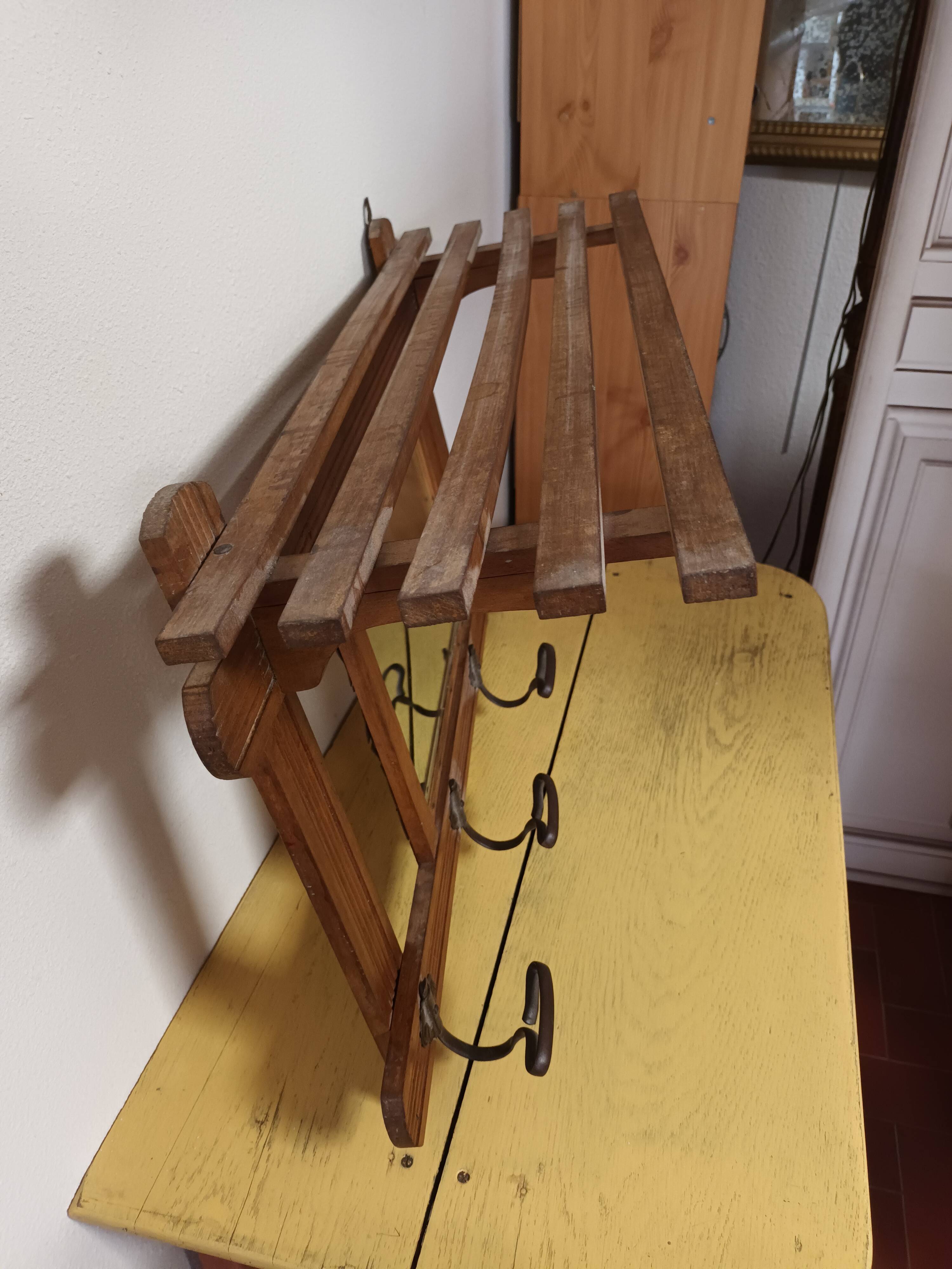 Wall coat rack with mirror