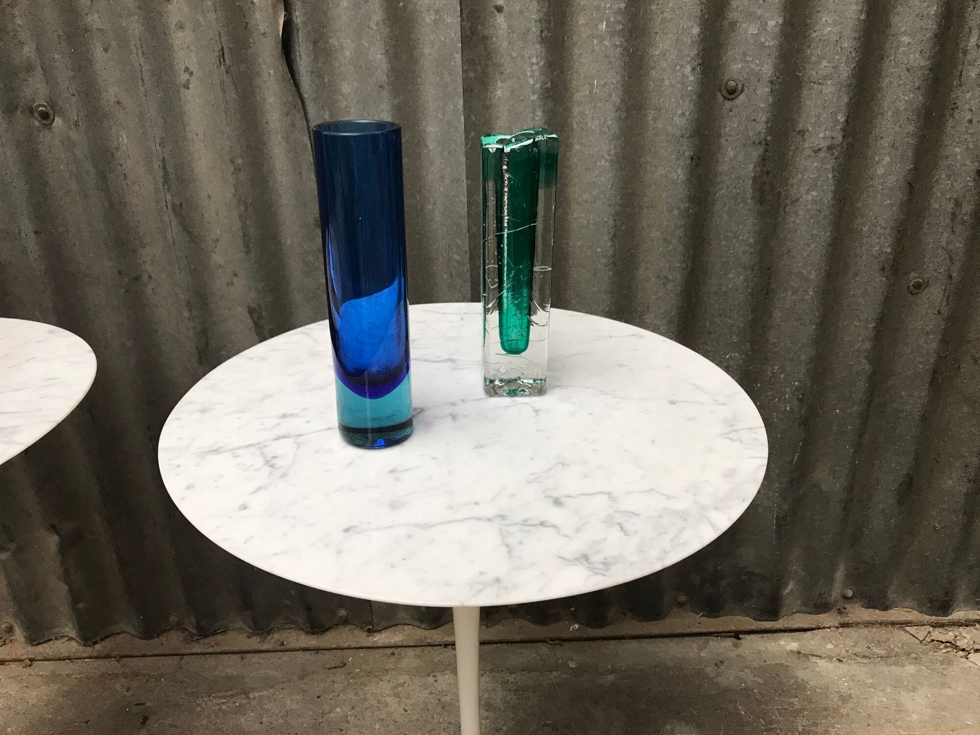 Pair of pedestals by Knoll international design Eero Saarien 1970