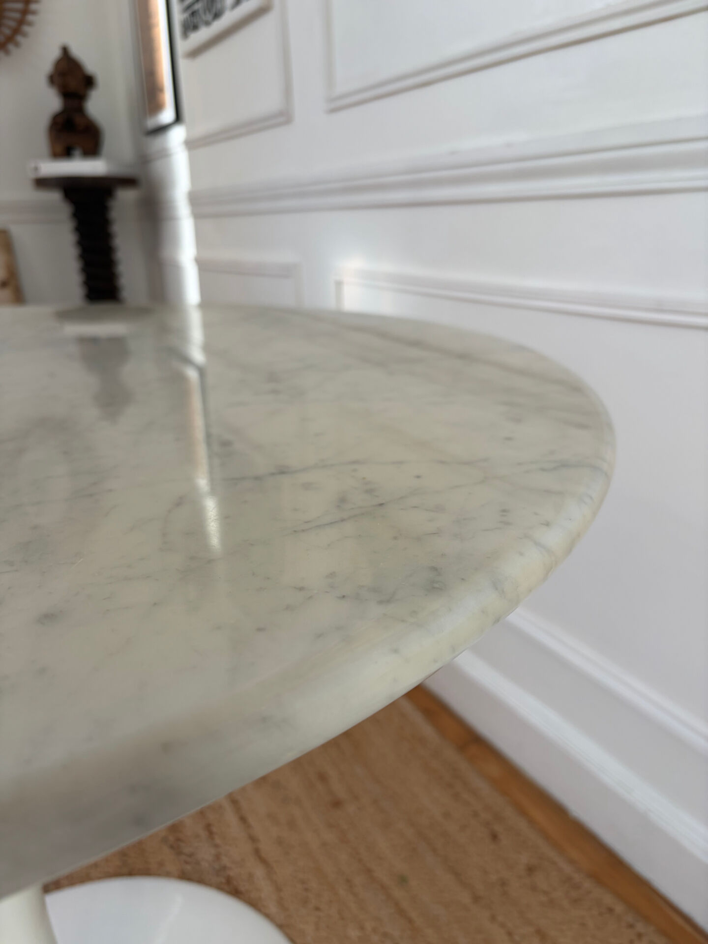 Vintage 1970 marble tulip table