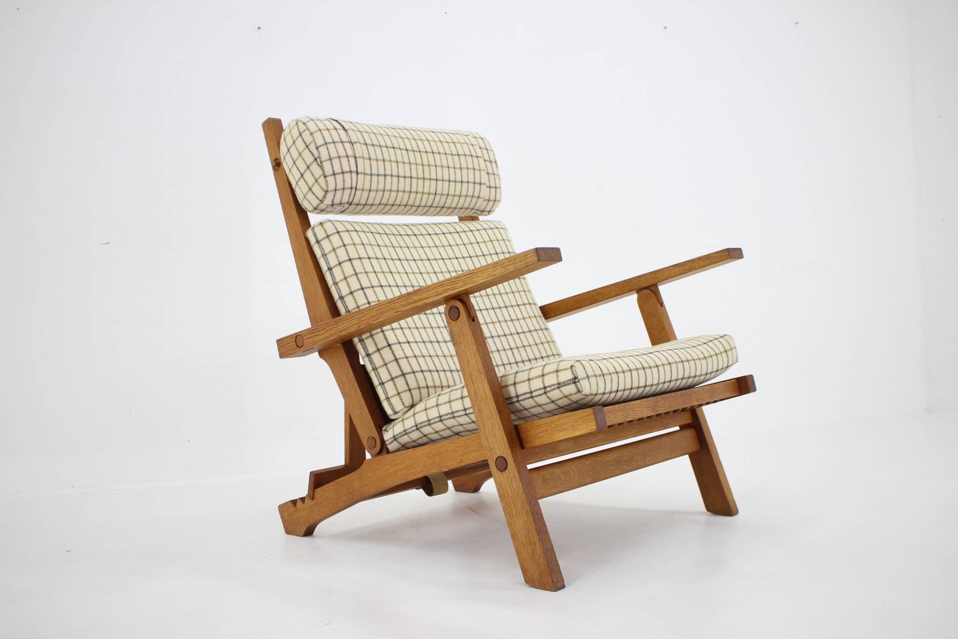 Hans J. Wegner Oak Reclining Lounge Chair Model AP71, Denmark 1968