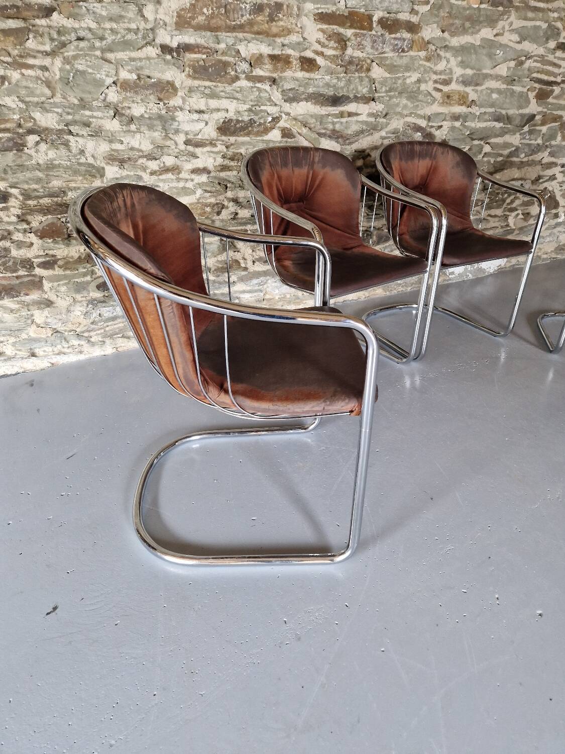Lot de 4 Chaises à Bras, En Métal Chromé – 1970