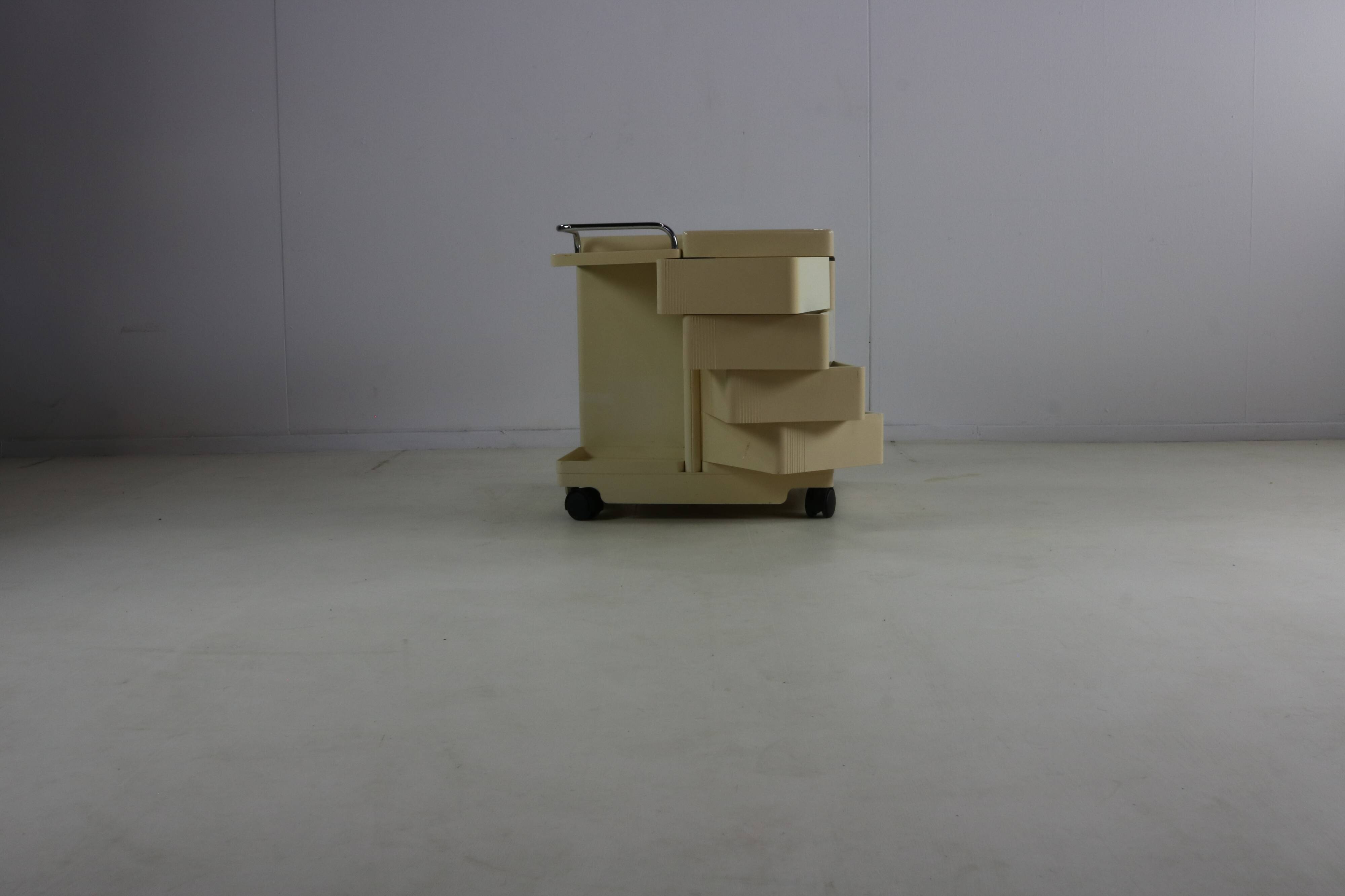 Original seventies serving trolley by iGuzzini Italy