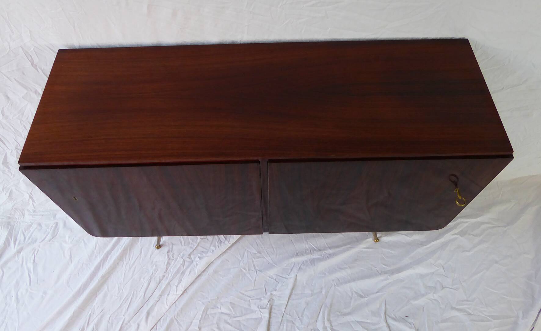 Chest of 2 doors with brass legs