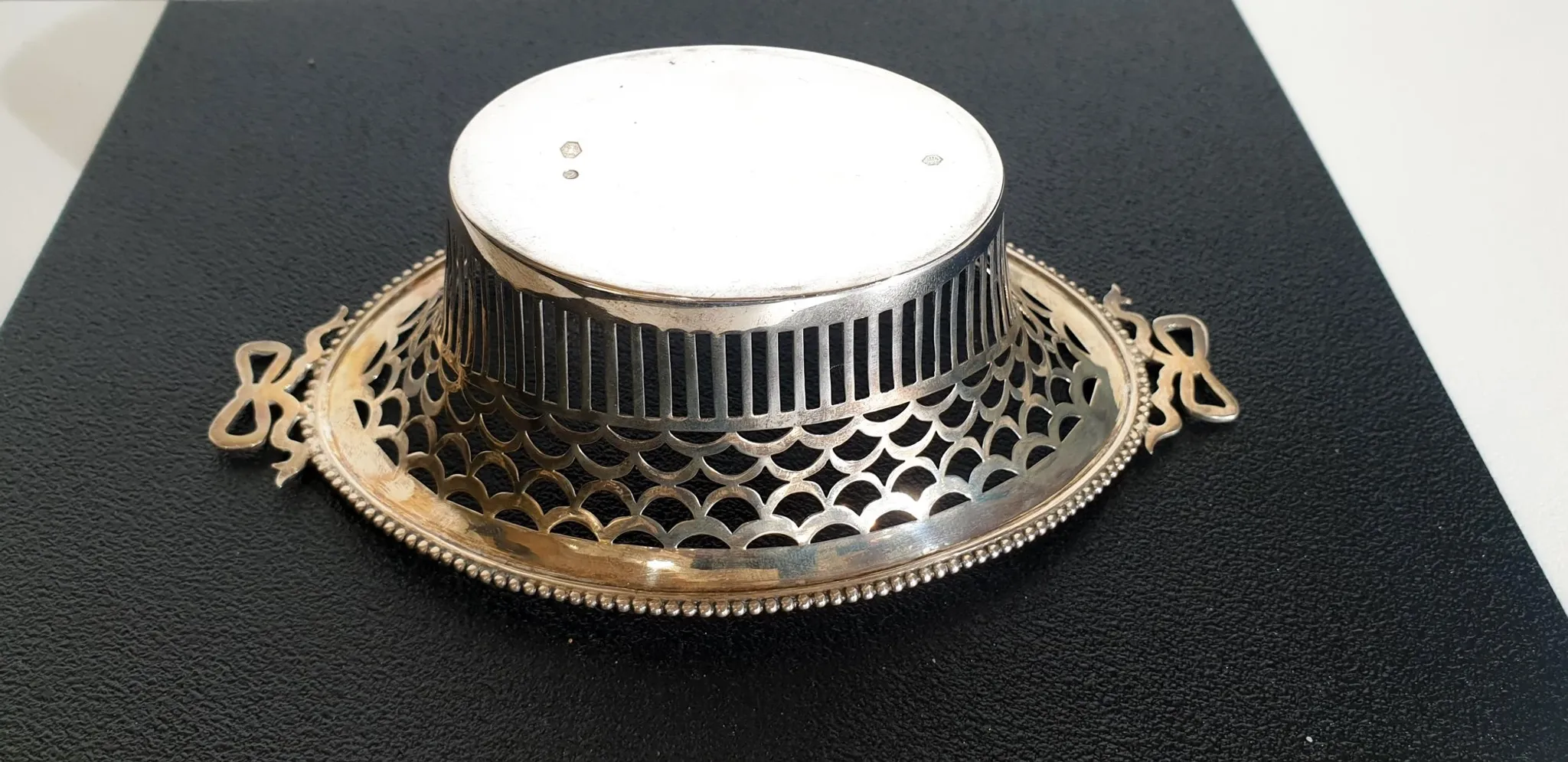 Silver bonbon basket with bows – Van Kempen, Begeer & Vos, 1934