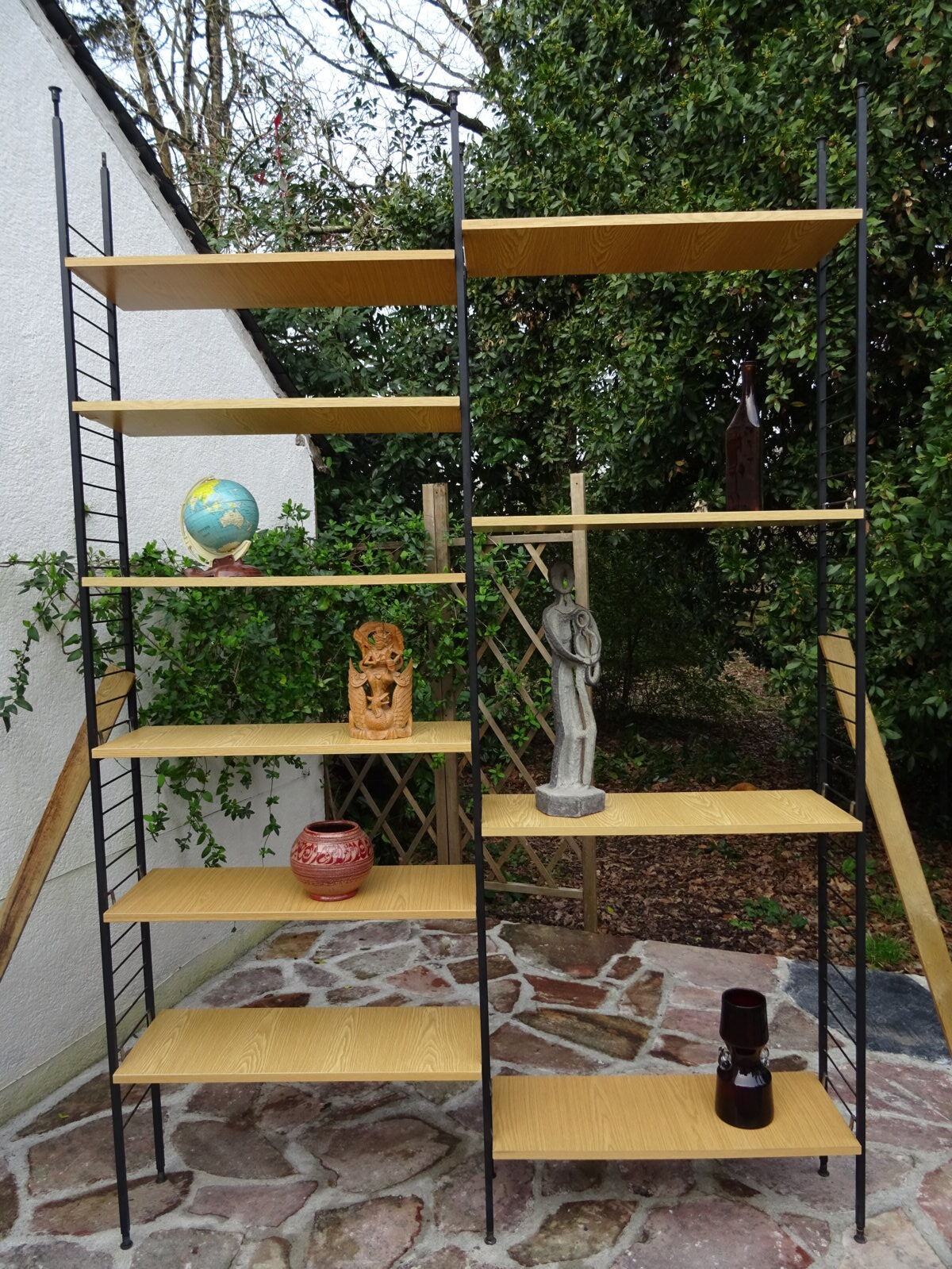 Bookshelf bookstring floor ceiling