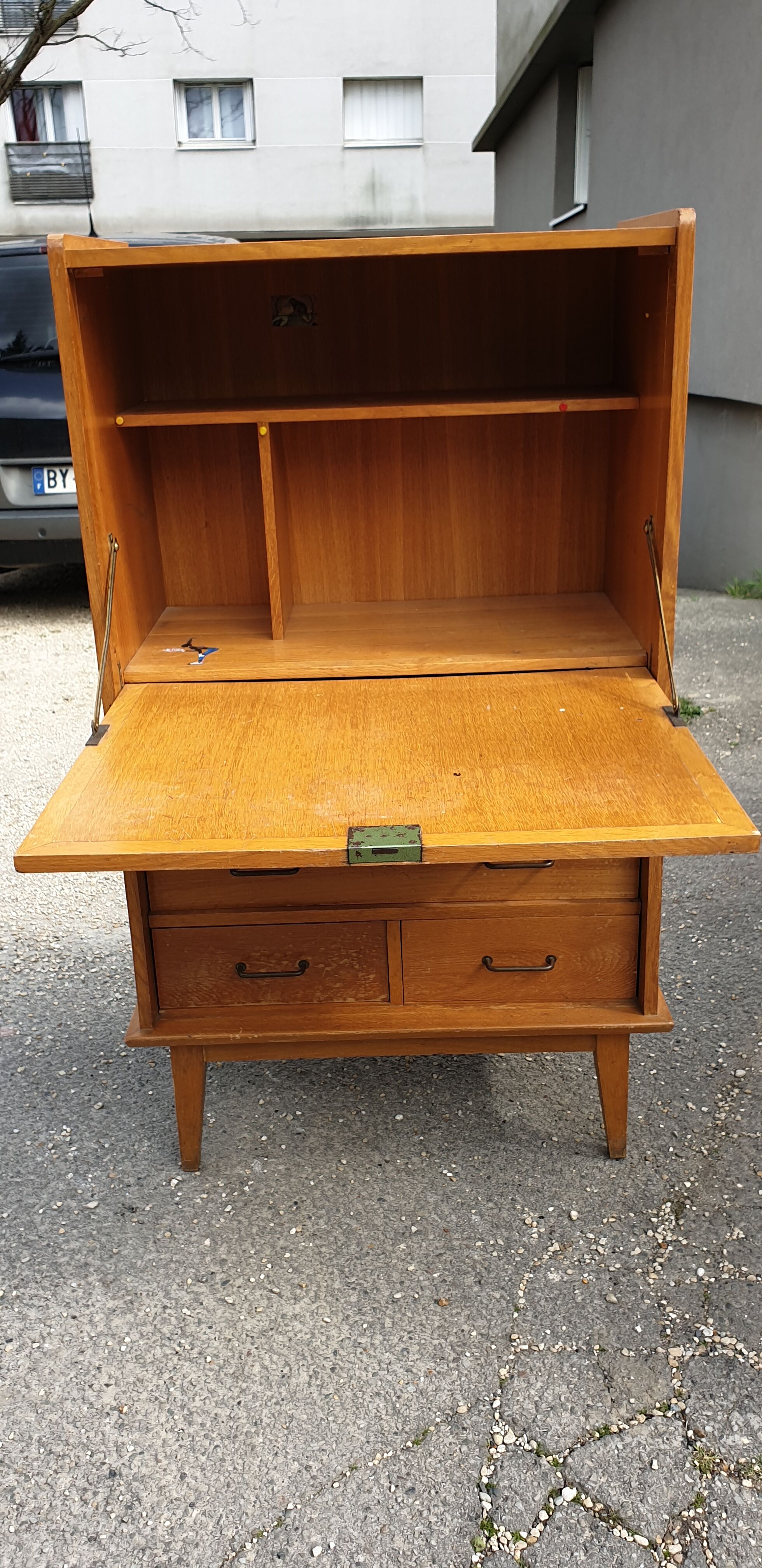 Secretary to slaughter desing 50/60