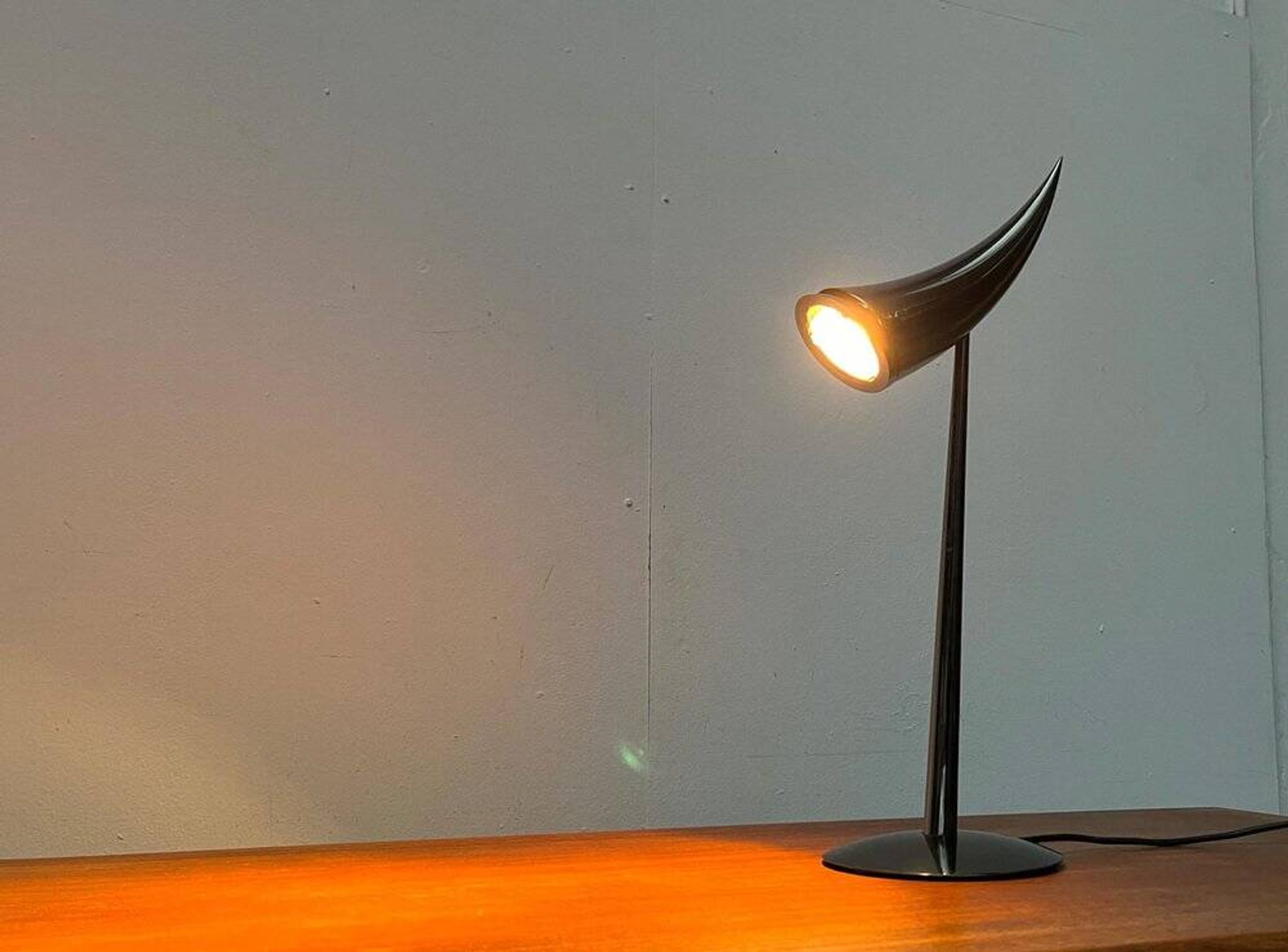 Postmodern table lamp model Ara by Philippe Starck for Flos, 1980s.