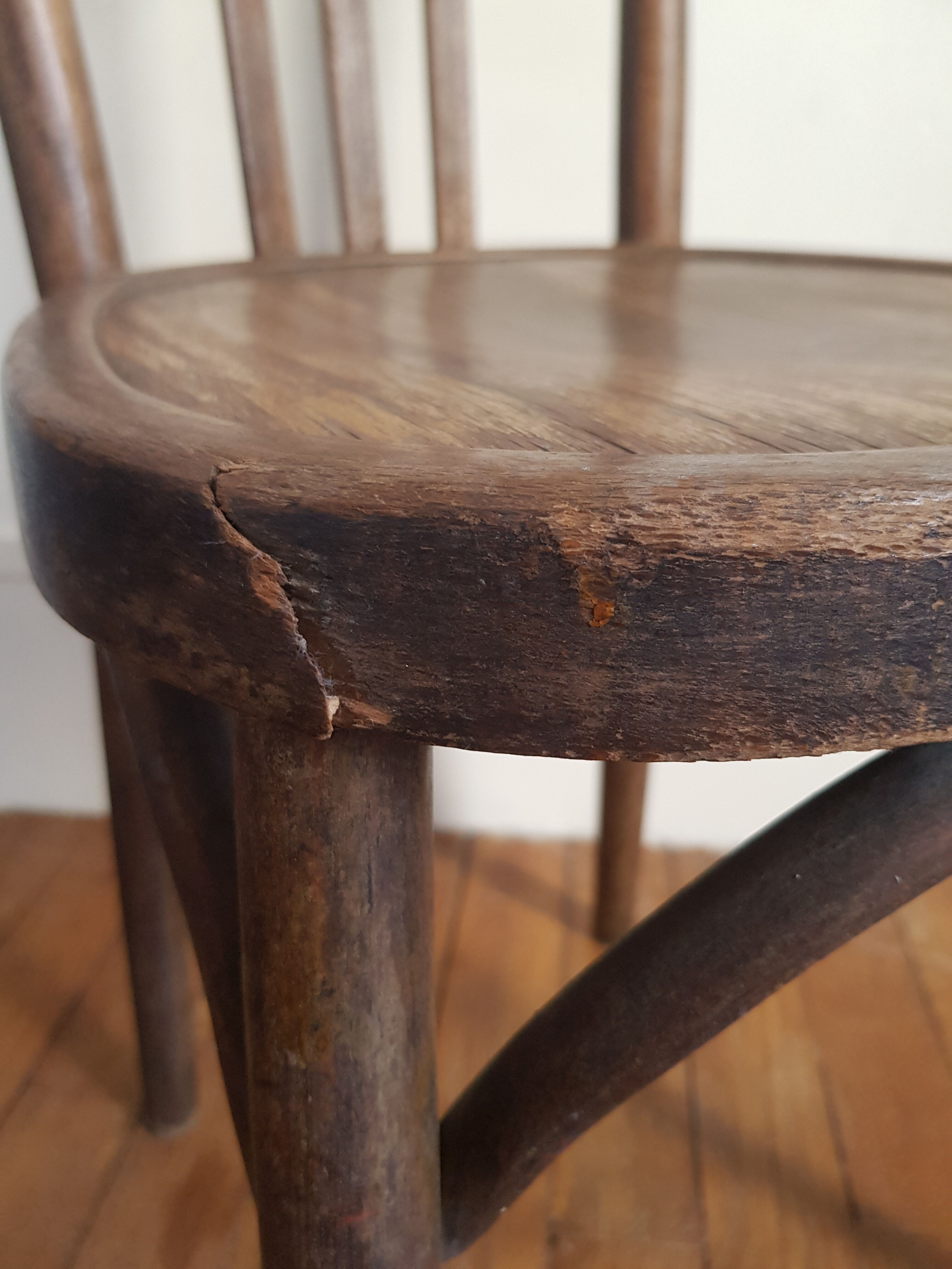 Chaise bistrot en bois