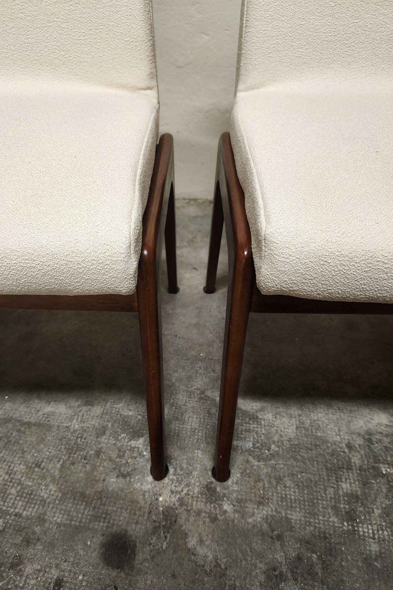 Paire de chaises scandinaves restaurées années 70