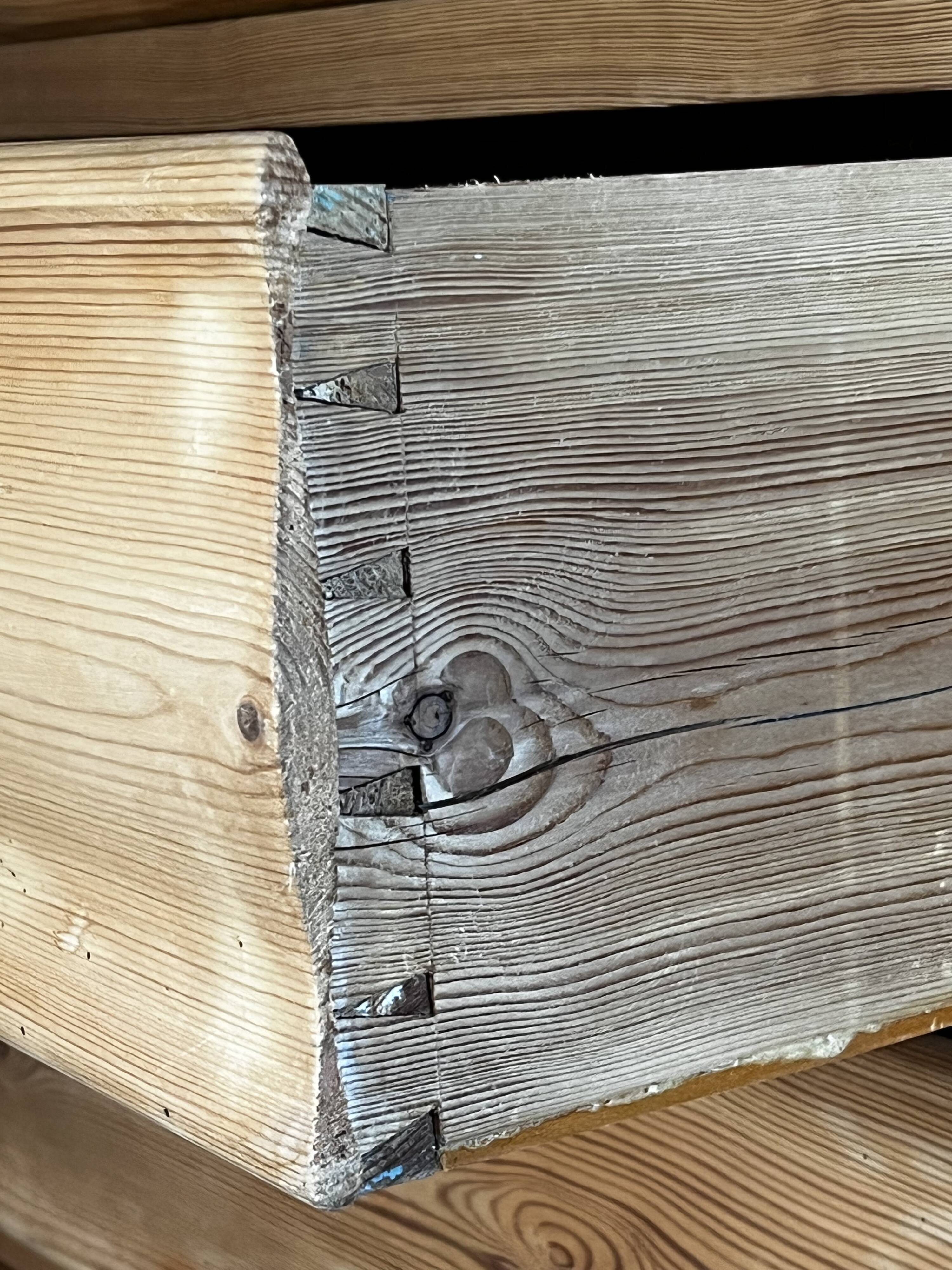 Large 19th century Scandinavian pine chest of drawers