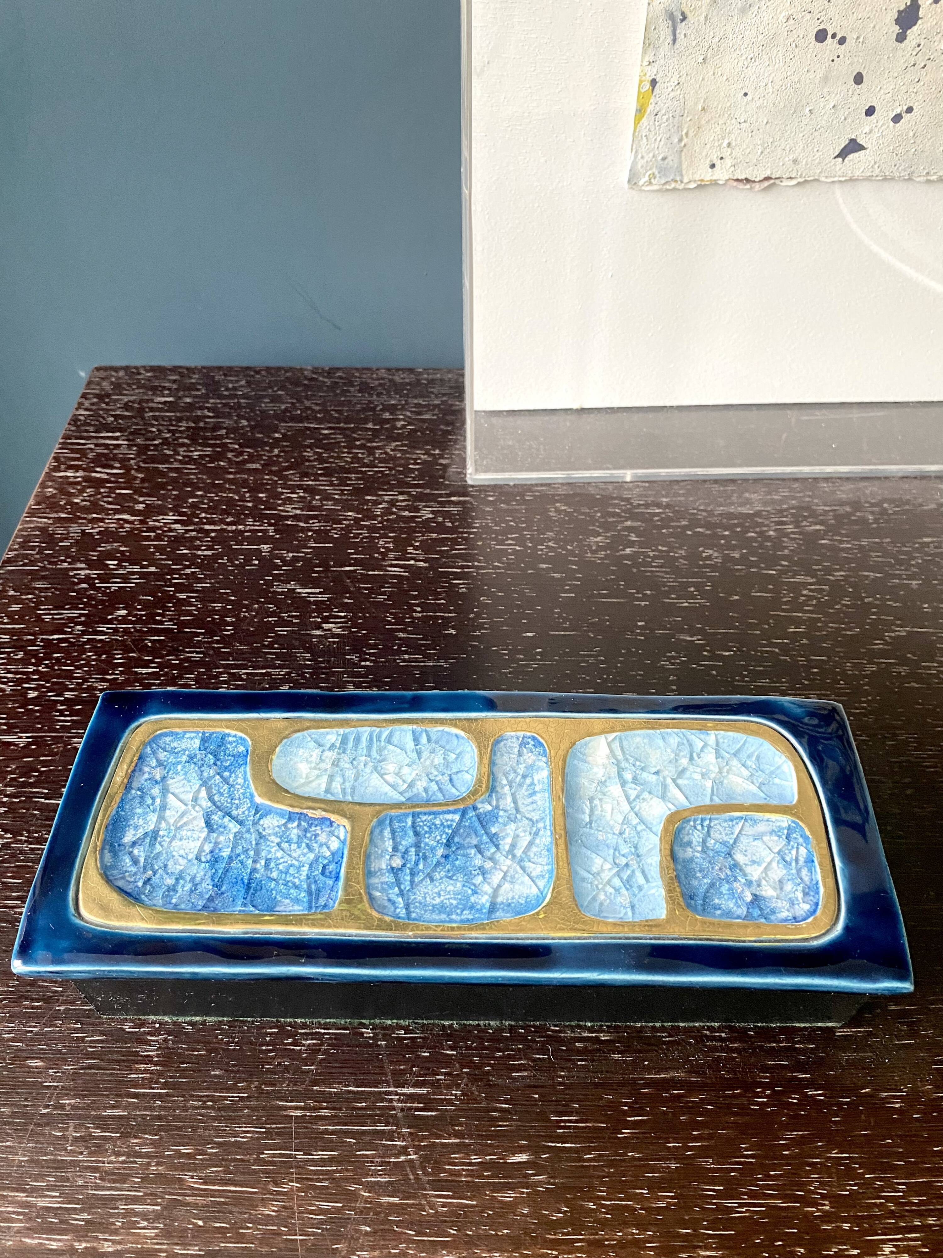 Box of Mithé Espelt ceramics, wood, 60s