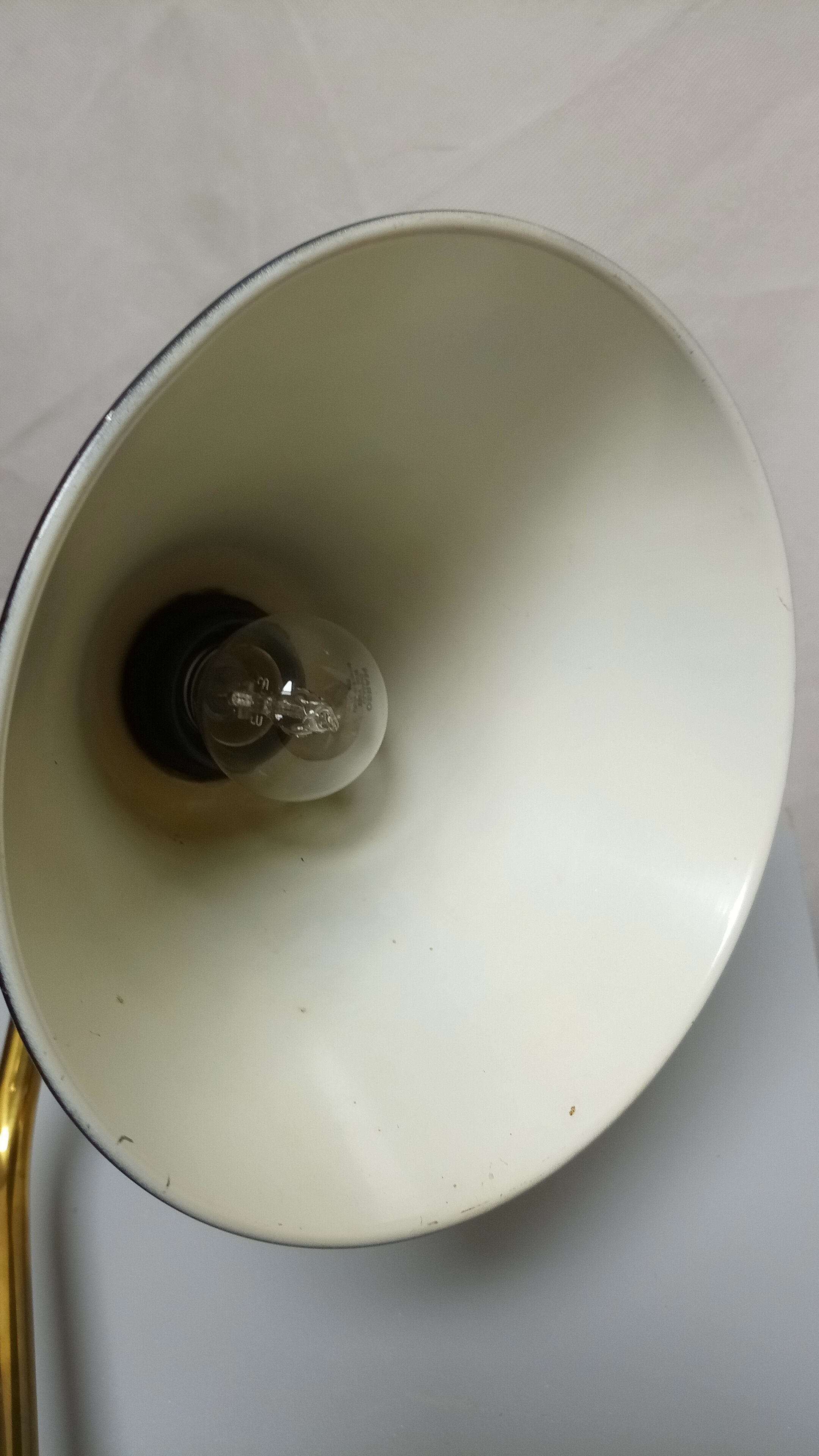 Lampe de table suédoise d’öia en laiton