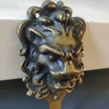 Porte Manteau mural/Patère Tête de Lion Art Déco. En bronze doré/19cm