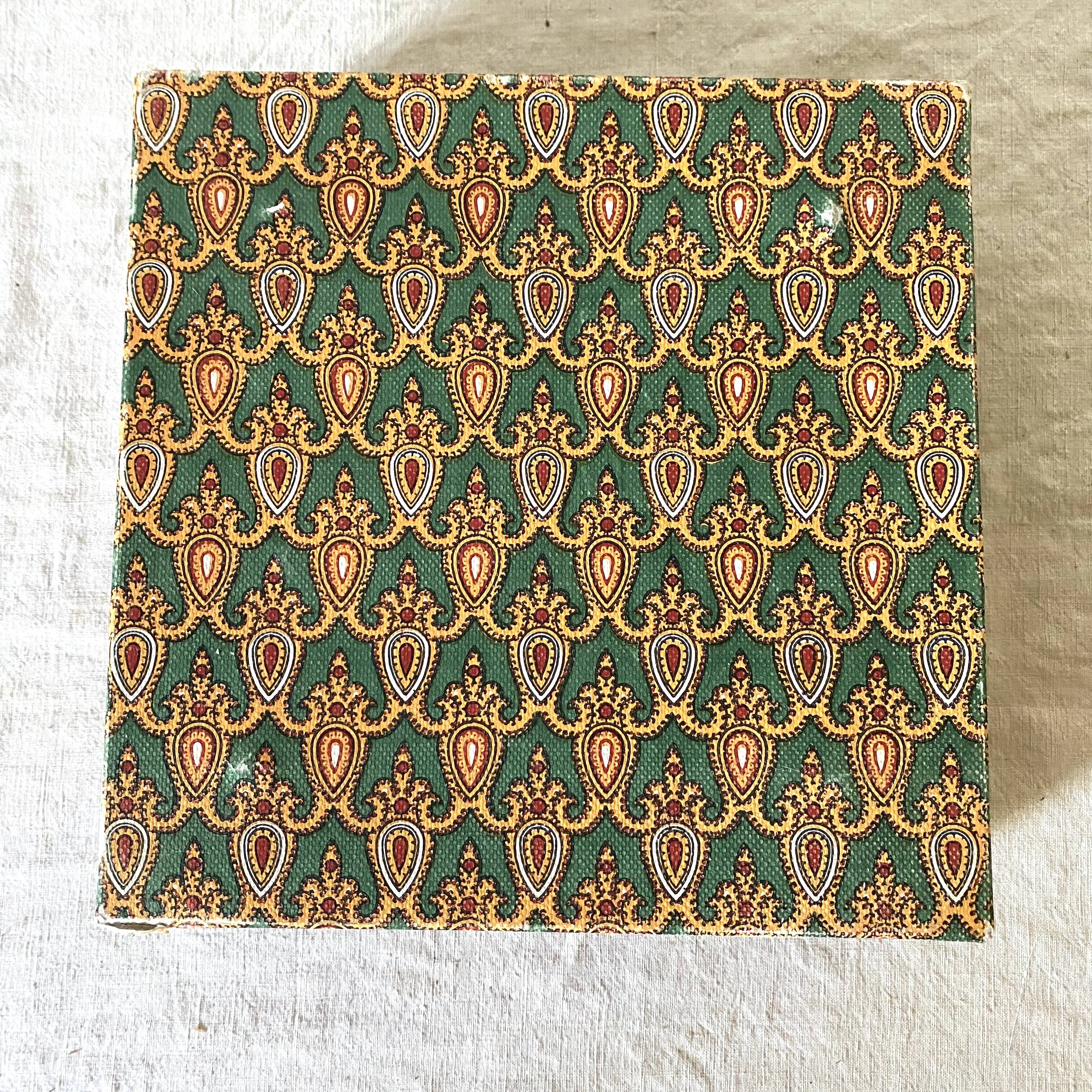 70s aperitif serving dish