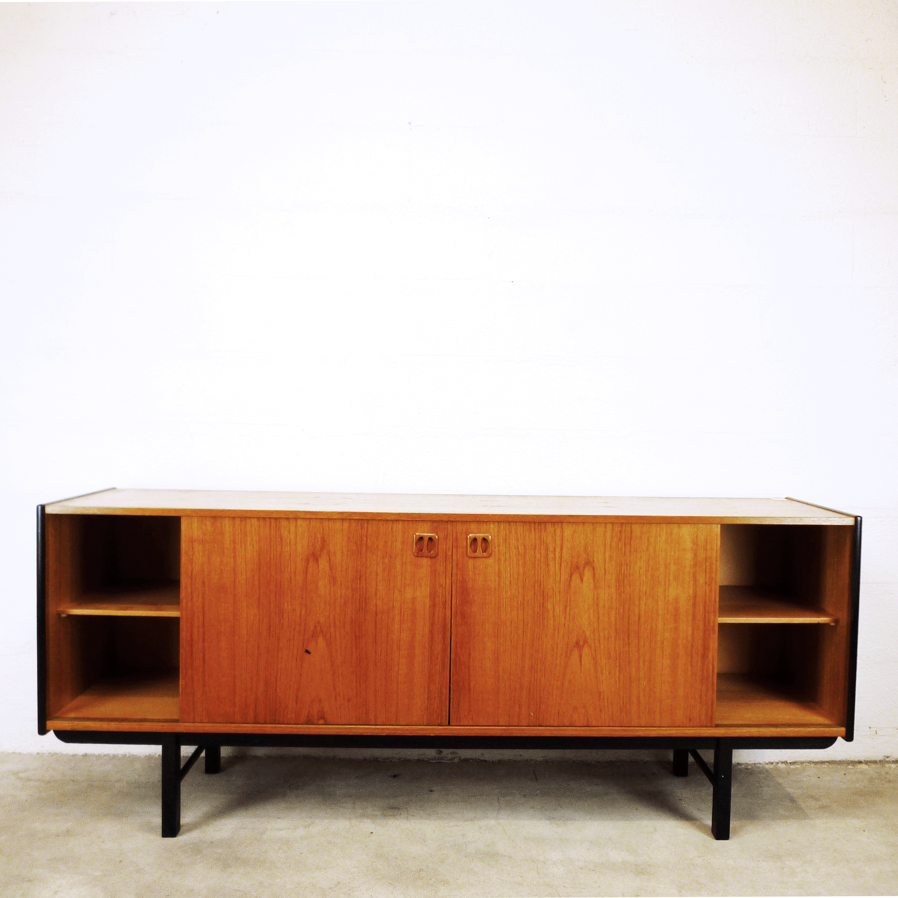 Enfilade en teck miel, 1960