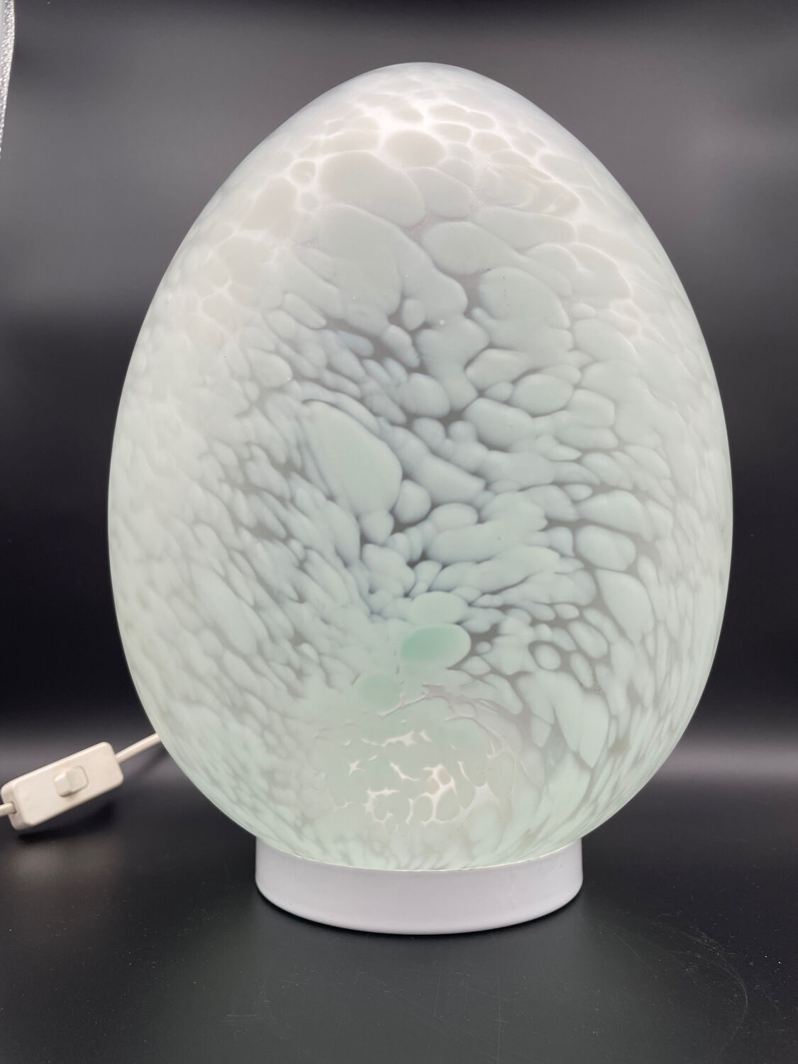 Egg lamp in opaline glassware Vianne