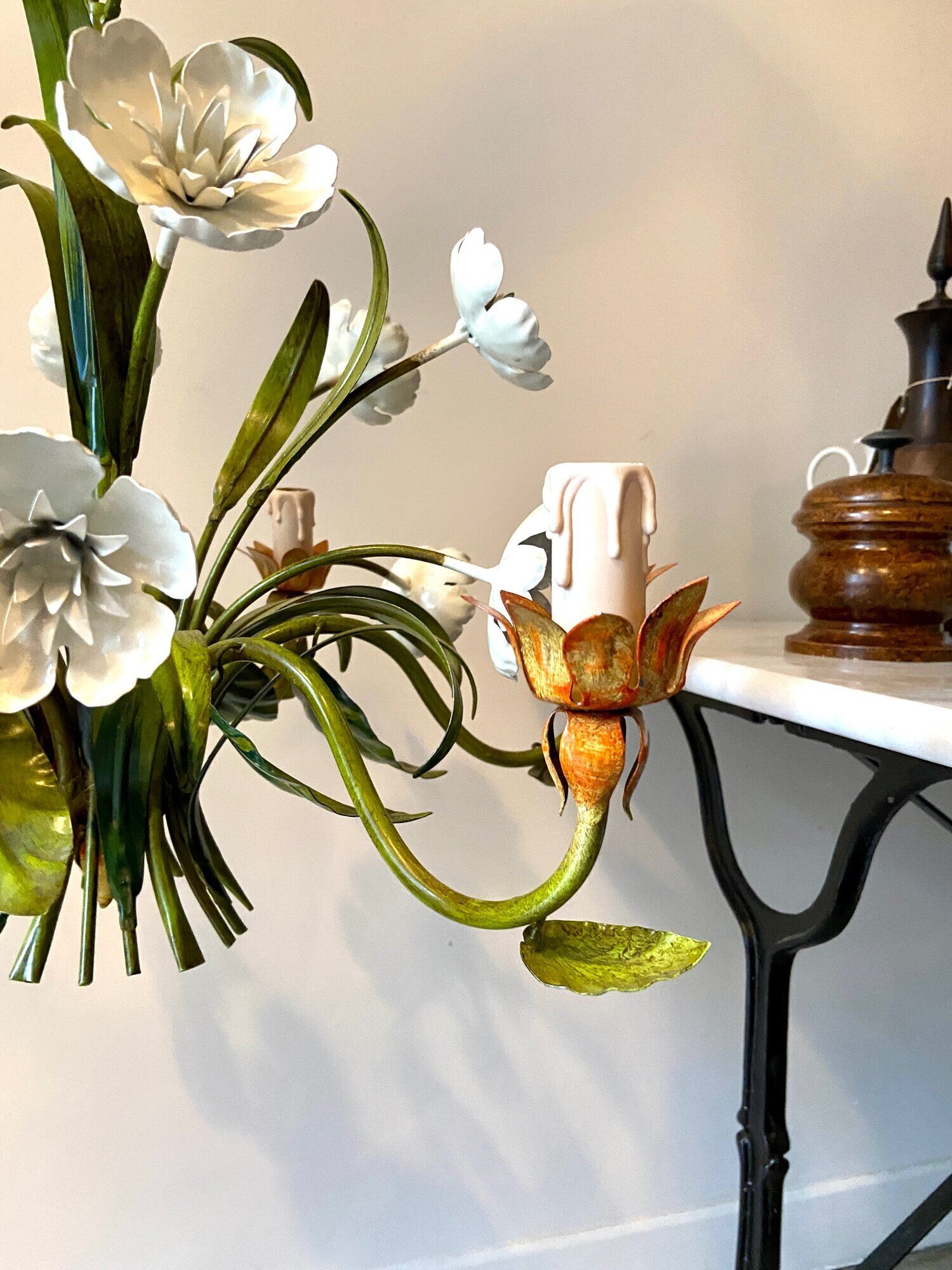 Chandelier 6 lights in green, white and orange metal