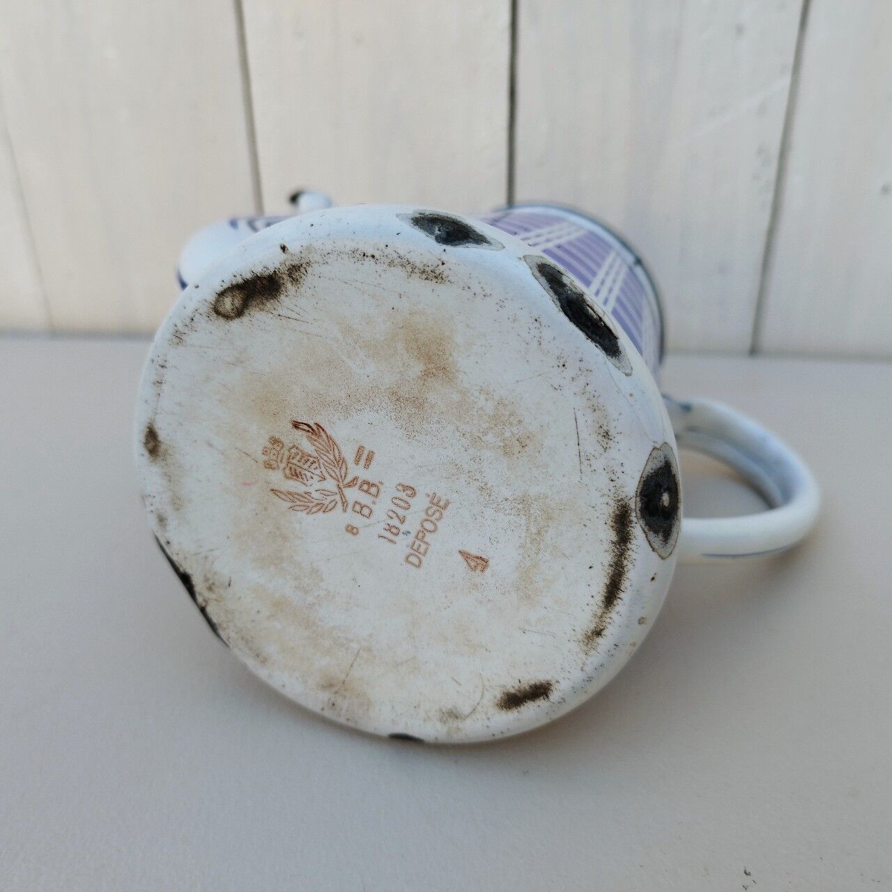 Old enamelled coffee maker vintage tiles