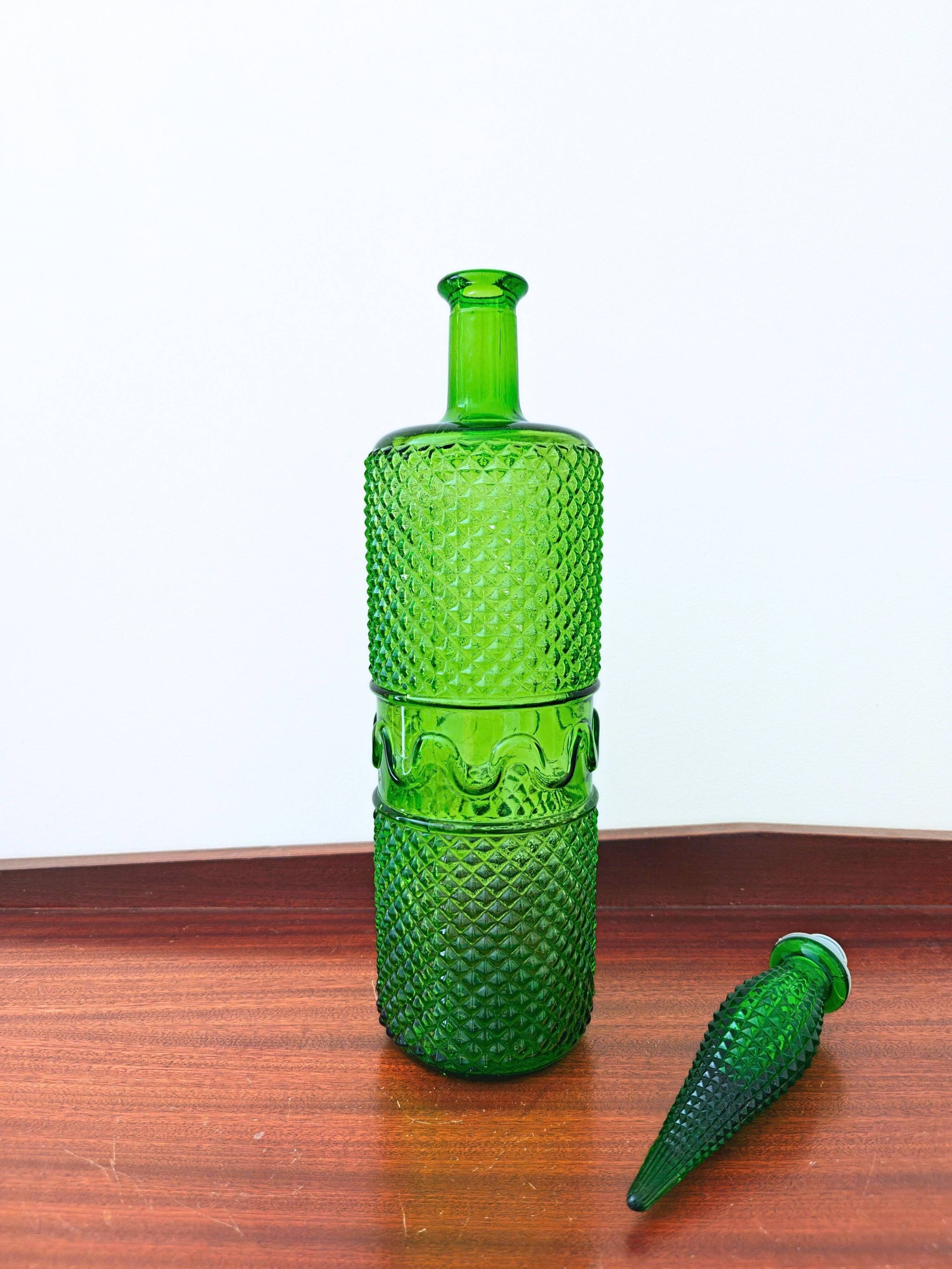 Italian carafe Empoli green with diamond point relief