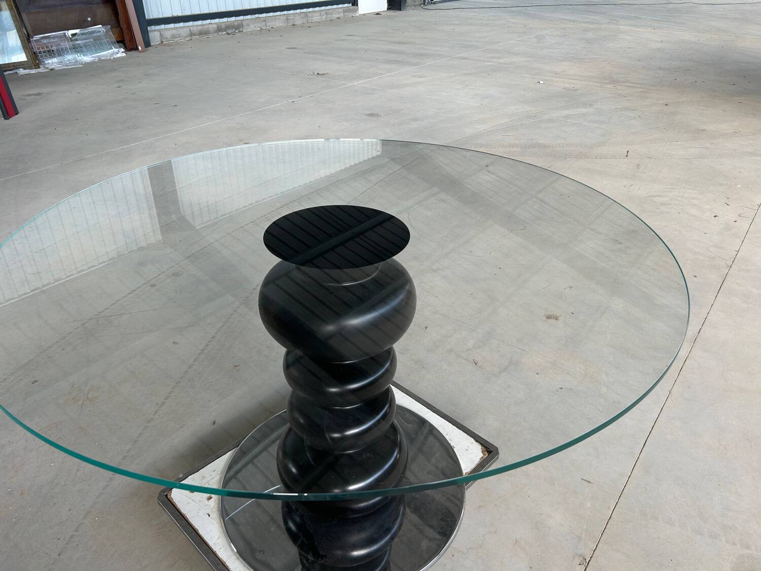 Round glass table