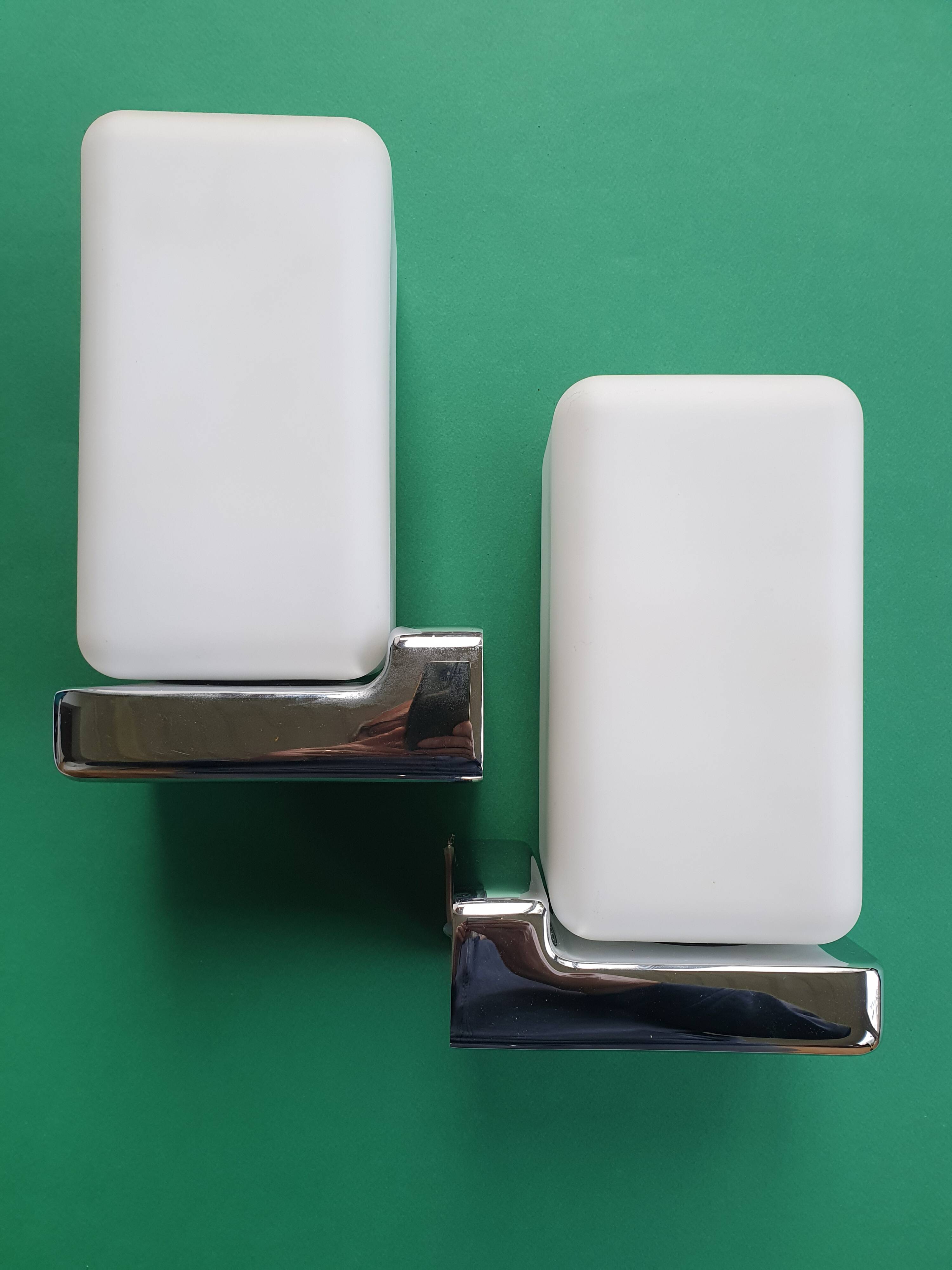 Pair of vintage bathroom design wall lights