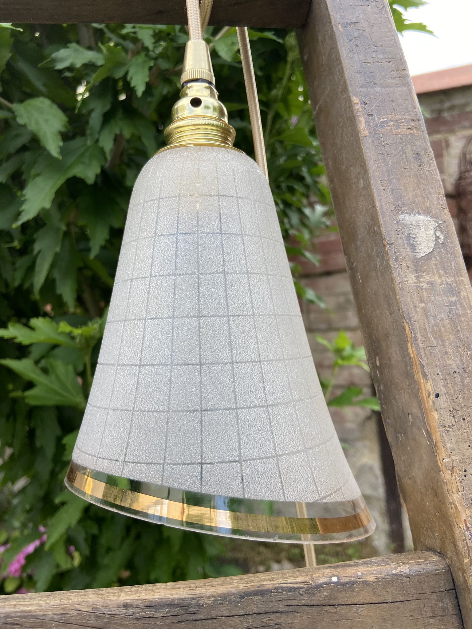 Vintage 1950s granite glass globe lamp