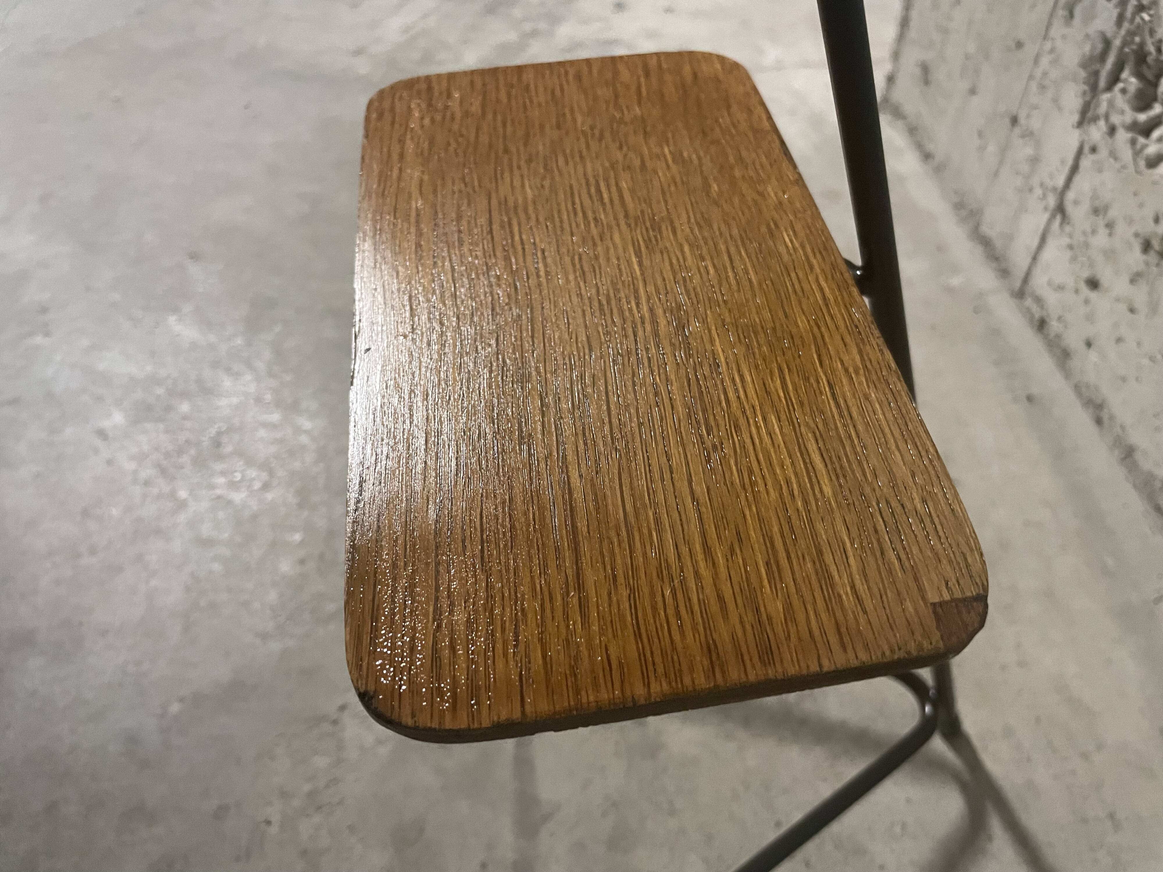 Tripod ashtray from the 1950s