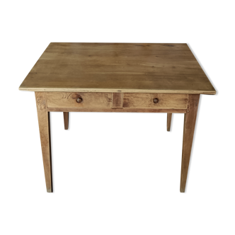 Farm table