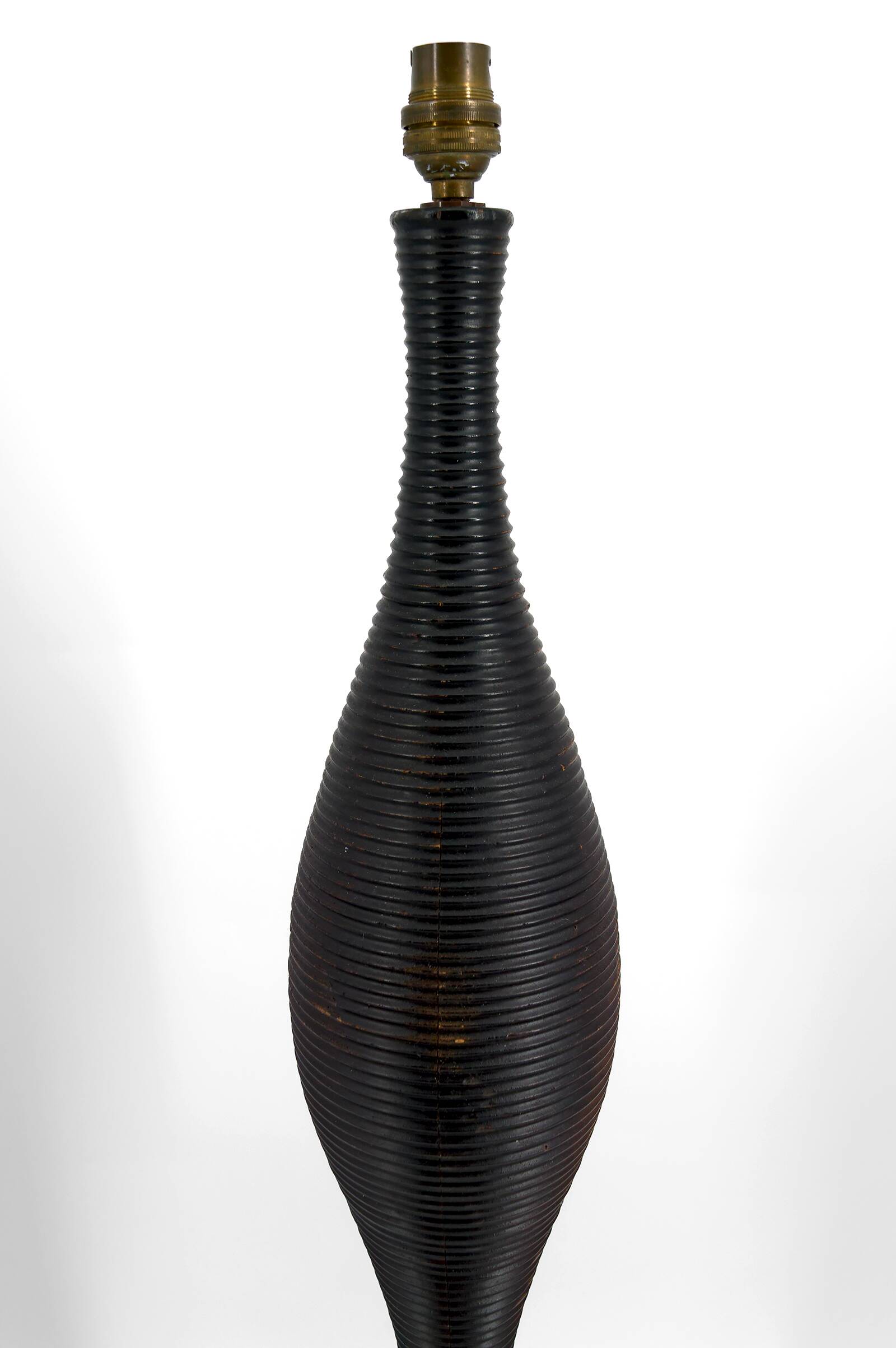Important brutalist / Africanist lamp in wood – 1950s-1960s