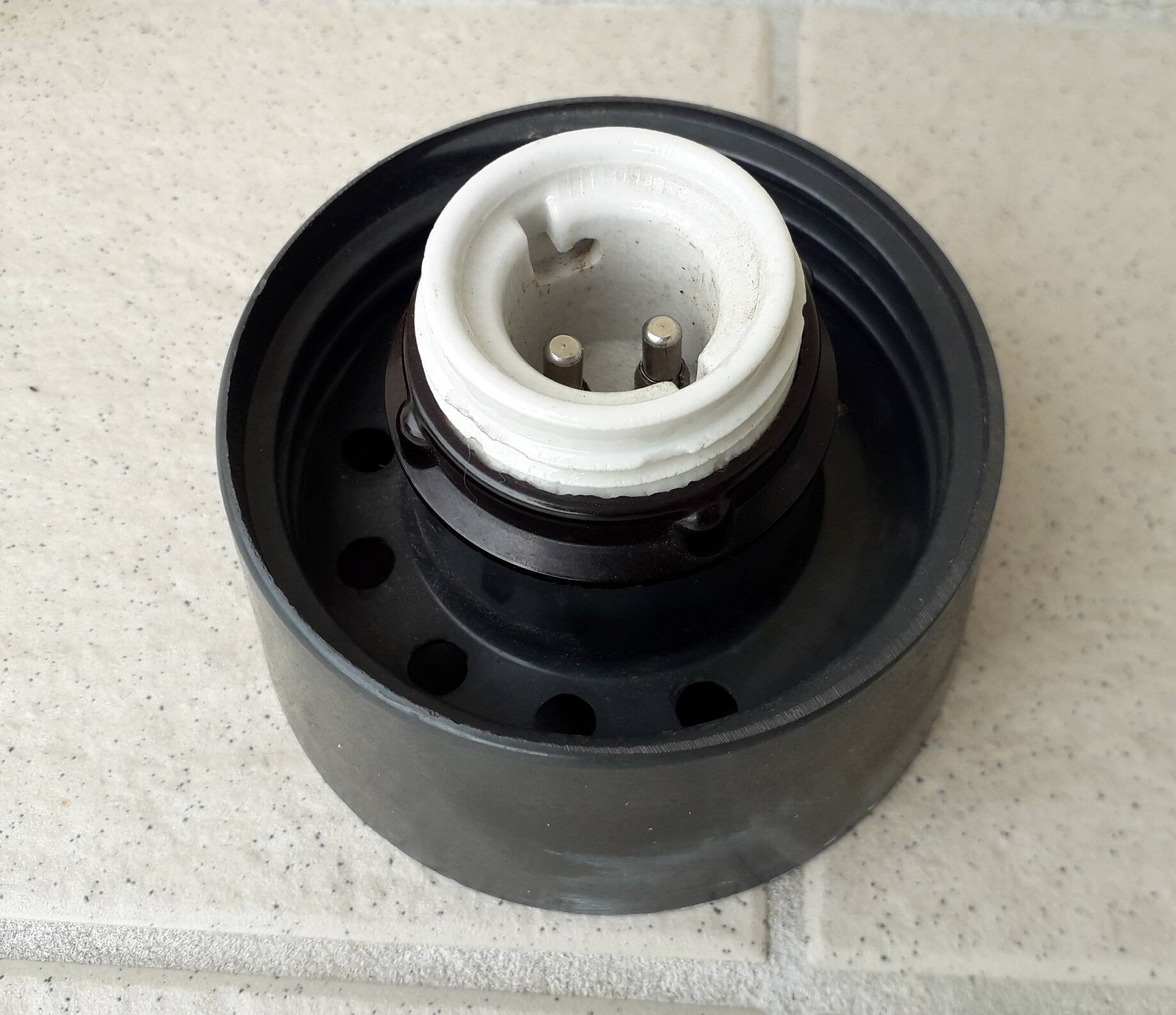 Ceiling or wall light