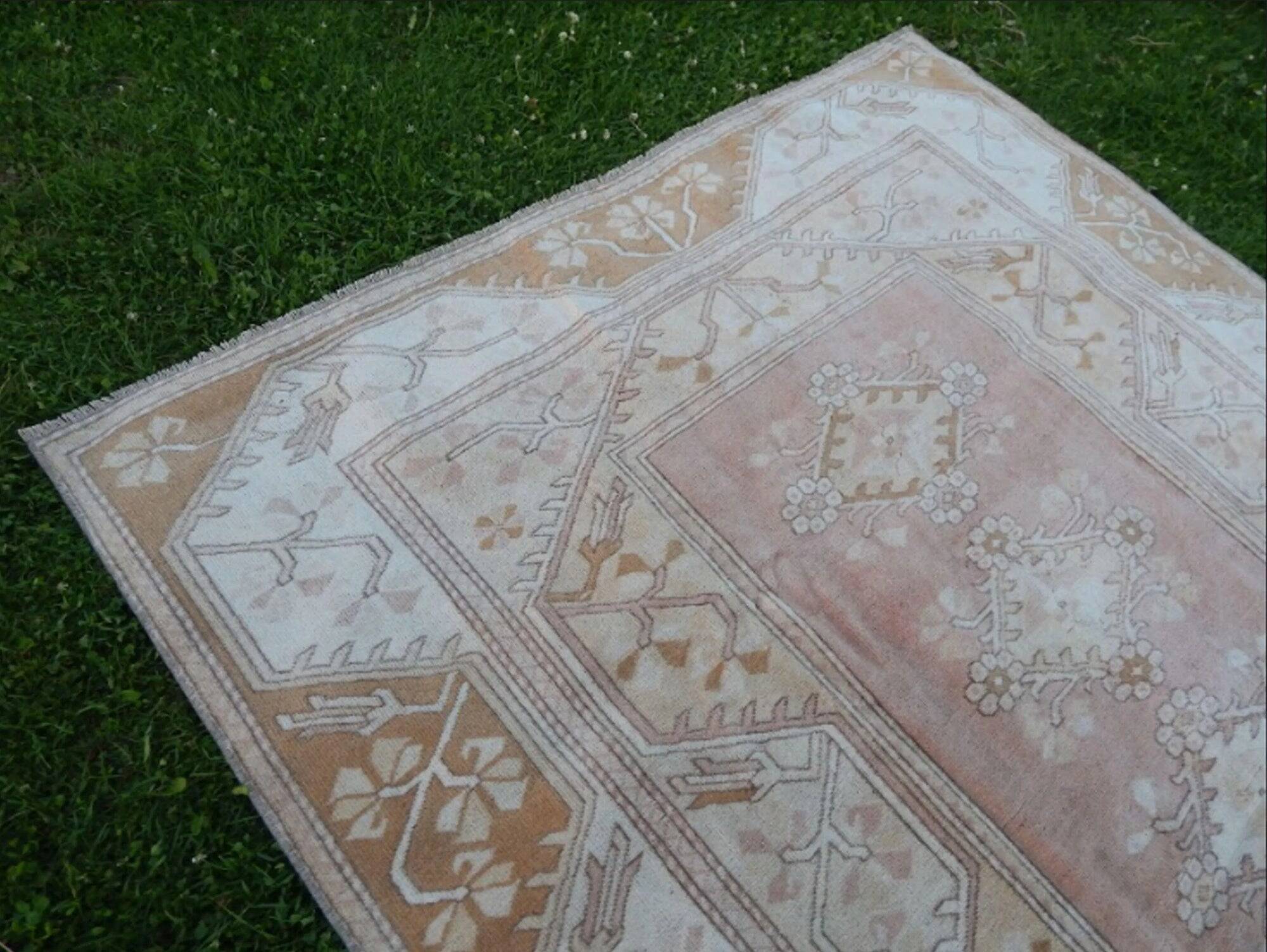 Vintage Turkish Oushak rug 193x266 cm