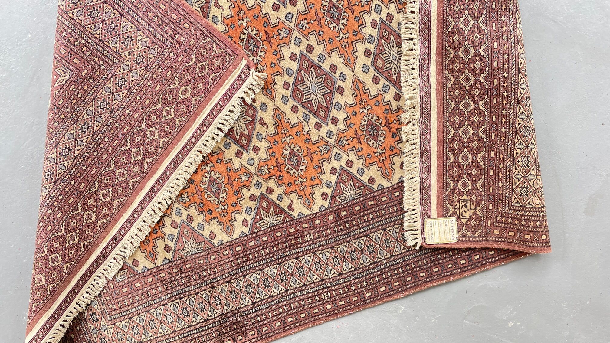 Oriental carpet pakistan 196cm x 126cm