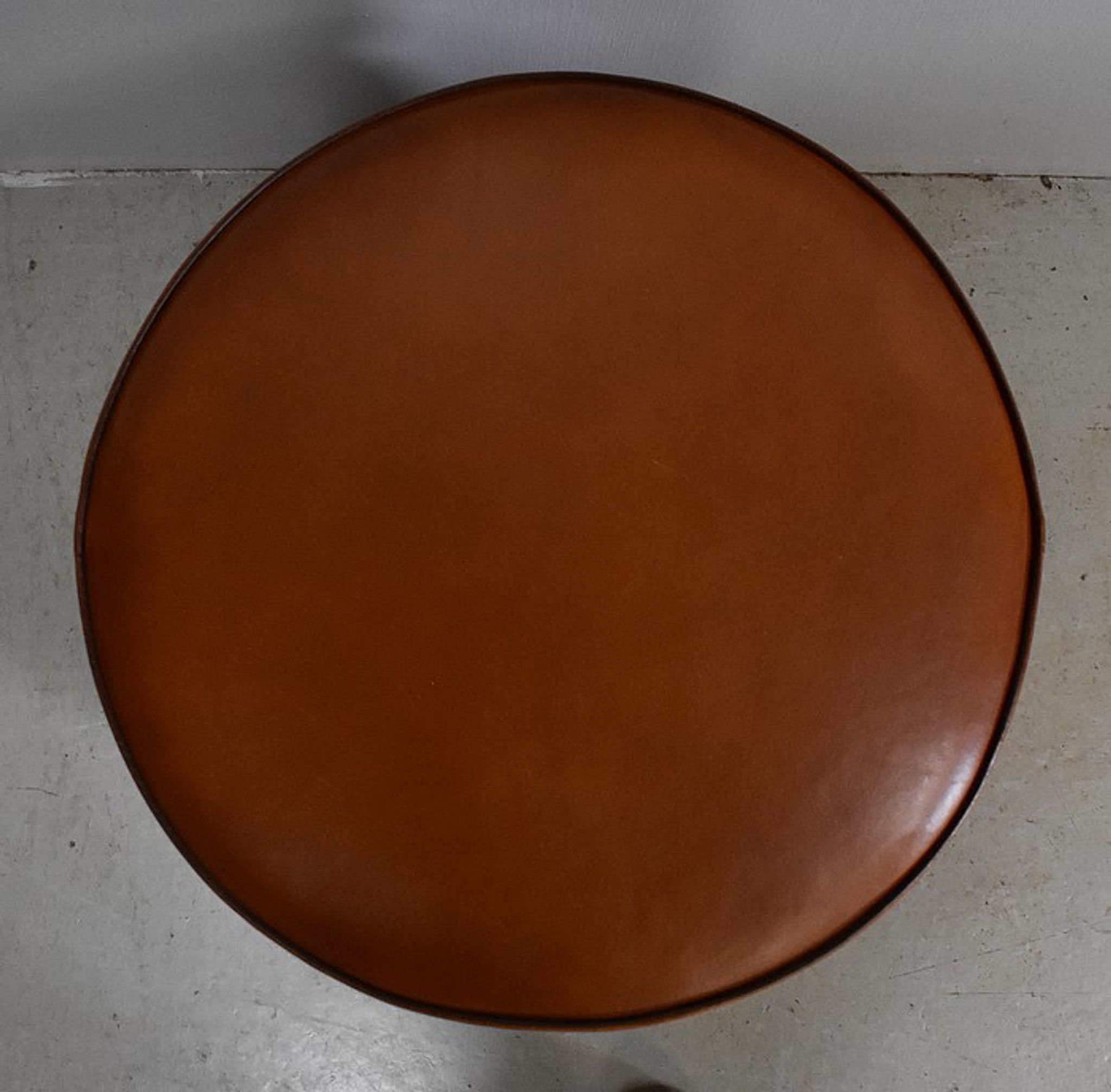Sheep leather pouf